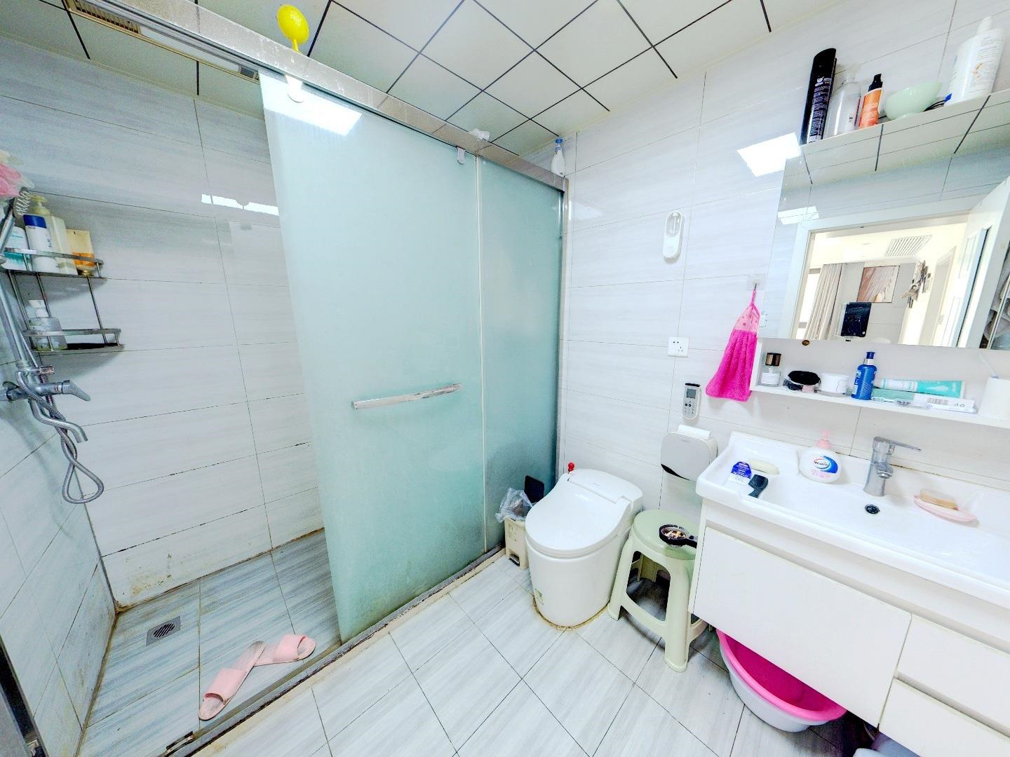 外滩小区 3室2厅1卫 101m&sup2;