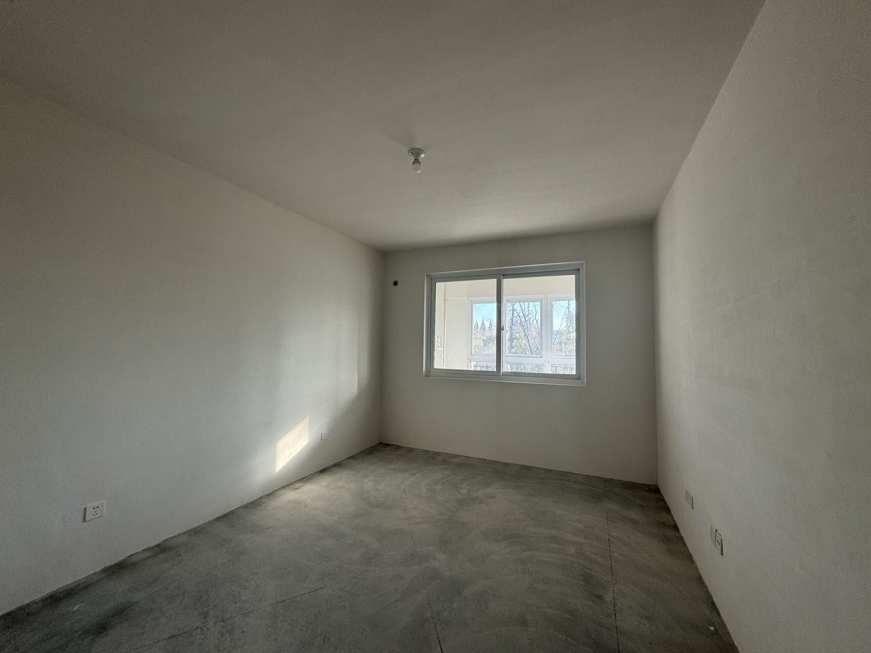 芦泾花苑 3室2厅2卫 149m&sup2;