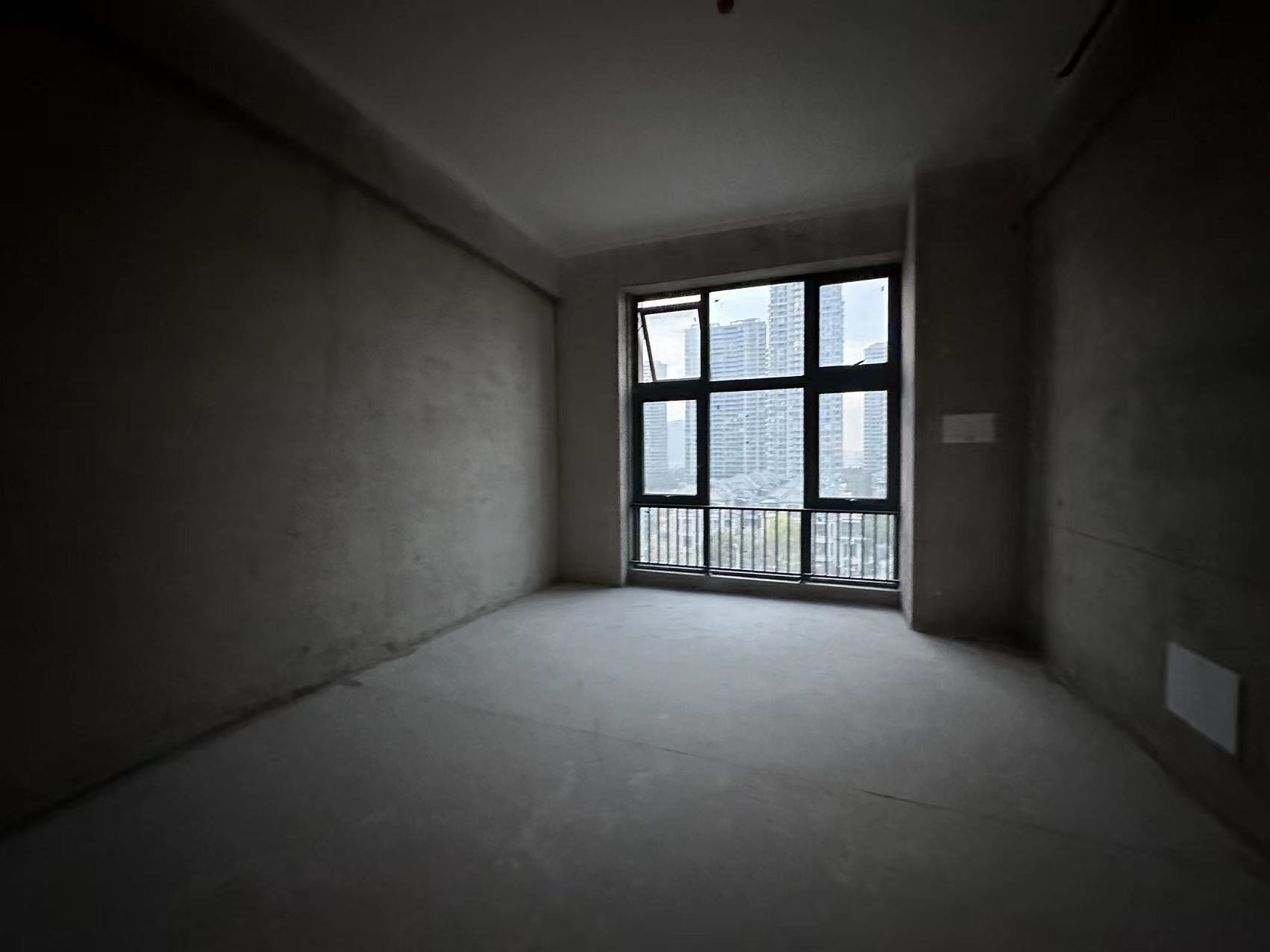 富力广场 1室1厅1卫 30.00m²
