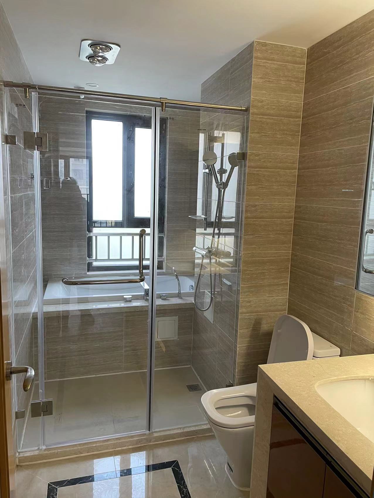 富力院士廷 4室2厅2卫 136m&sup2;