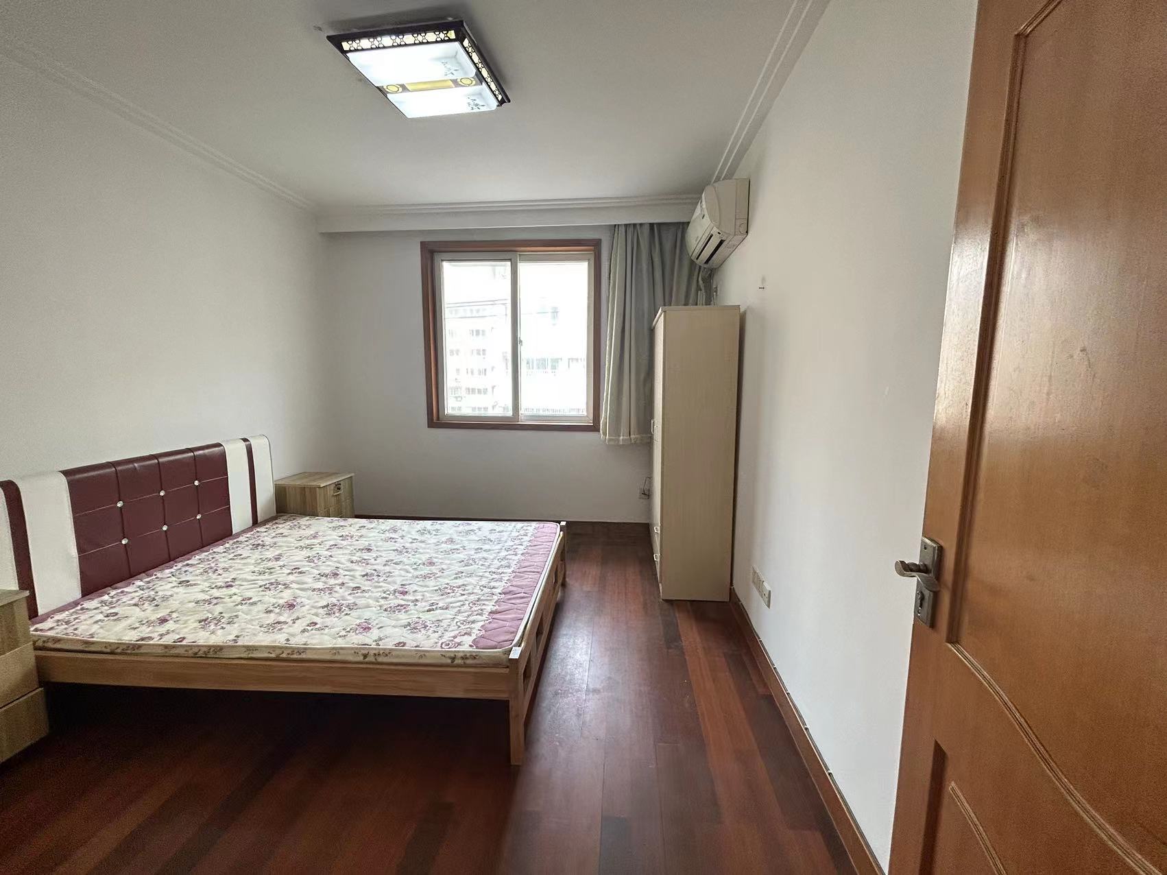 濠西园 3室2厅1卫 142m&sup2;