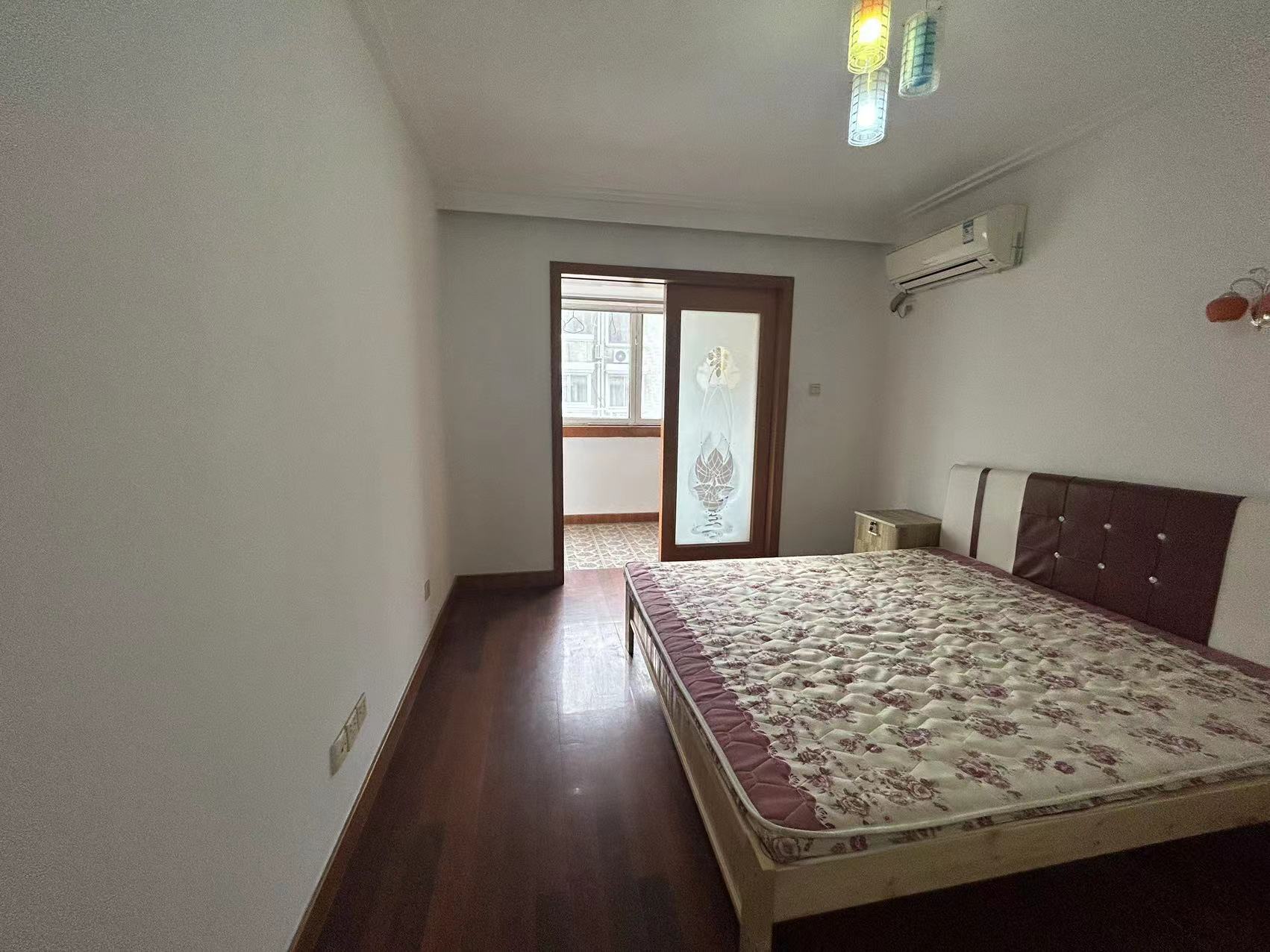 濠西园 3室2厅1卫 142m&sup2;