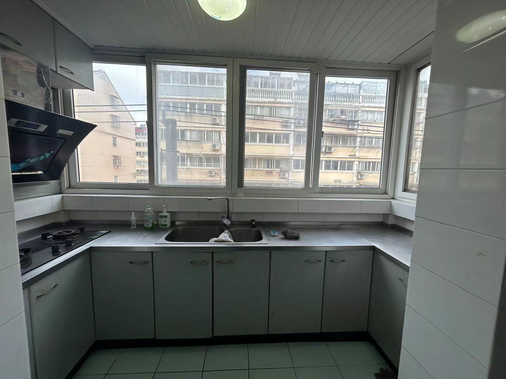濠西园 3室2厅1卫 142m&sup2;