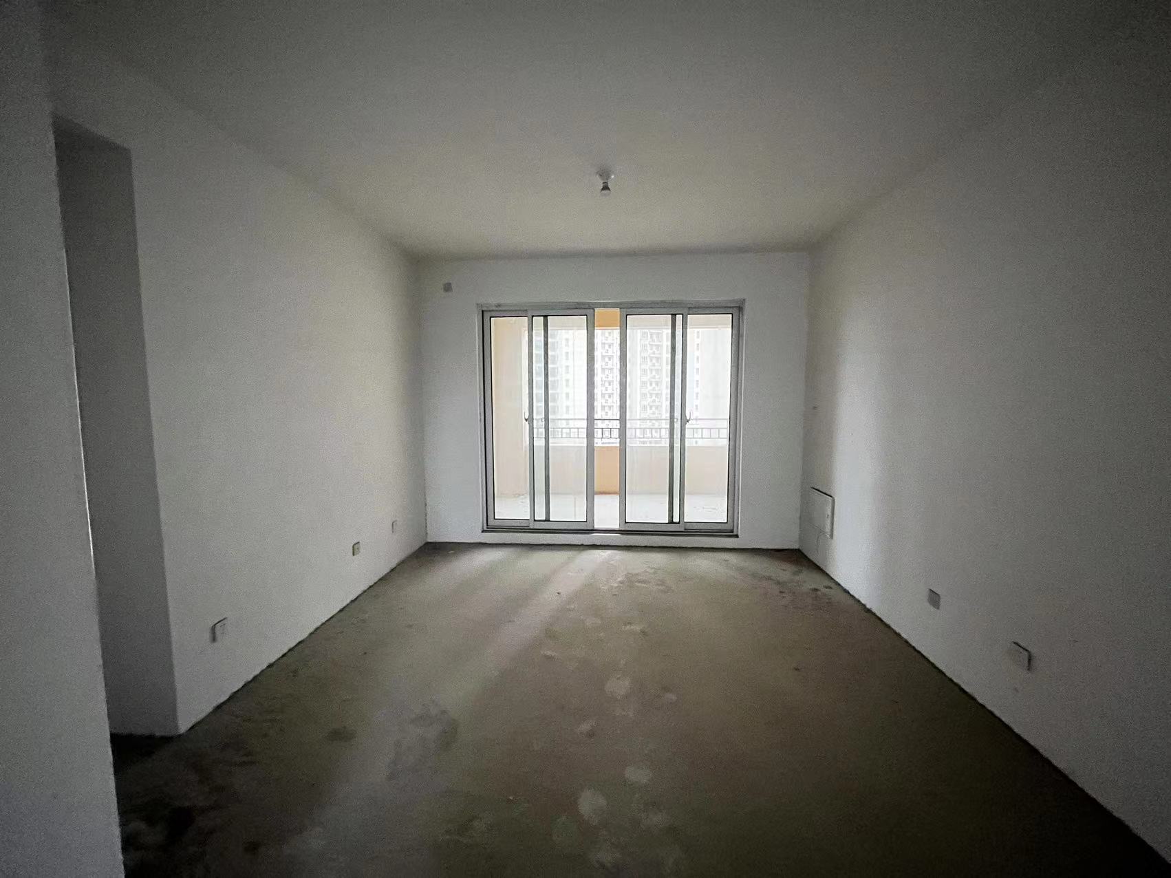 中南世纪花城三期 3室2厅2卫 125m²
