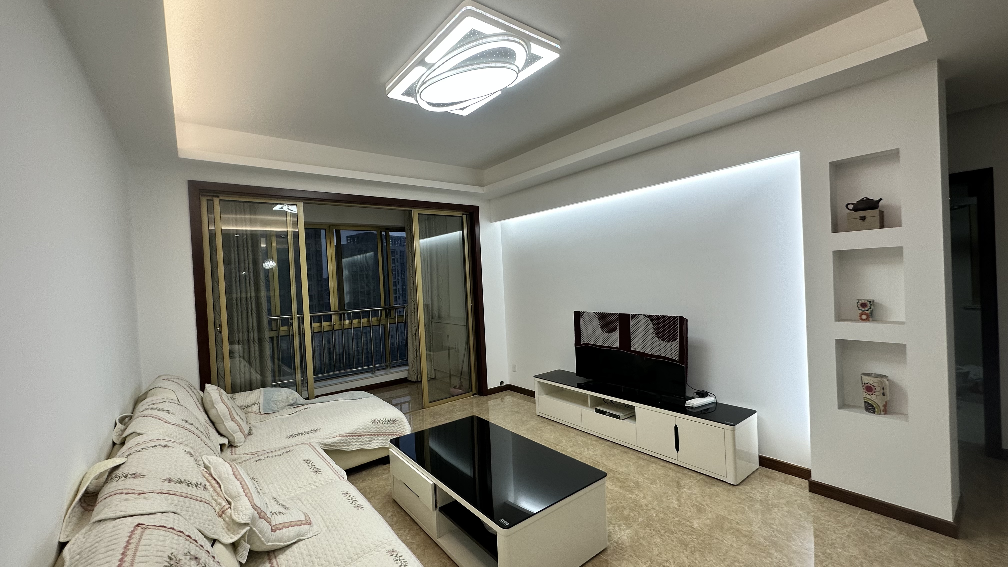 尚海湾 2室2厅1卫 105m&sup2;