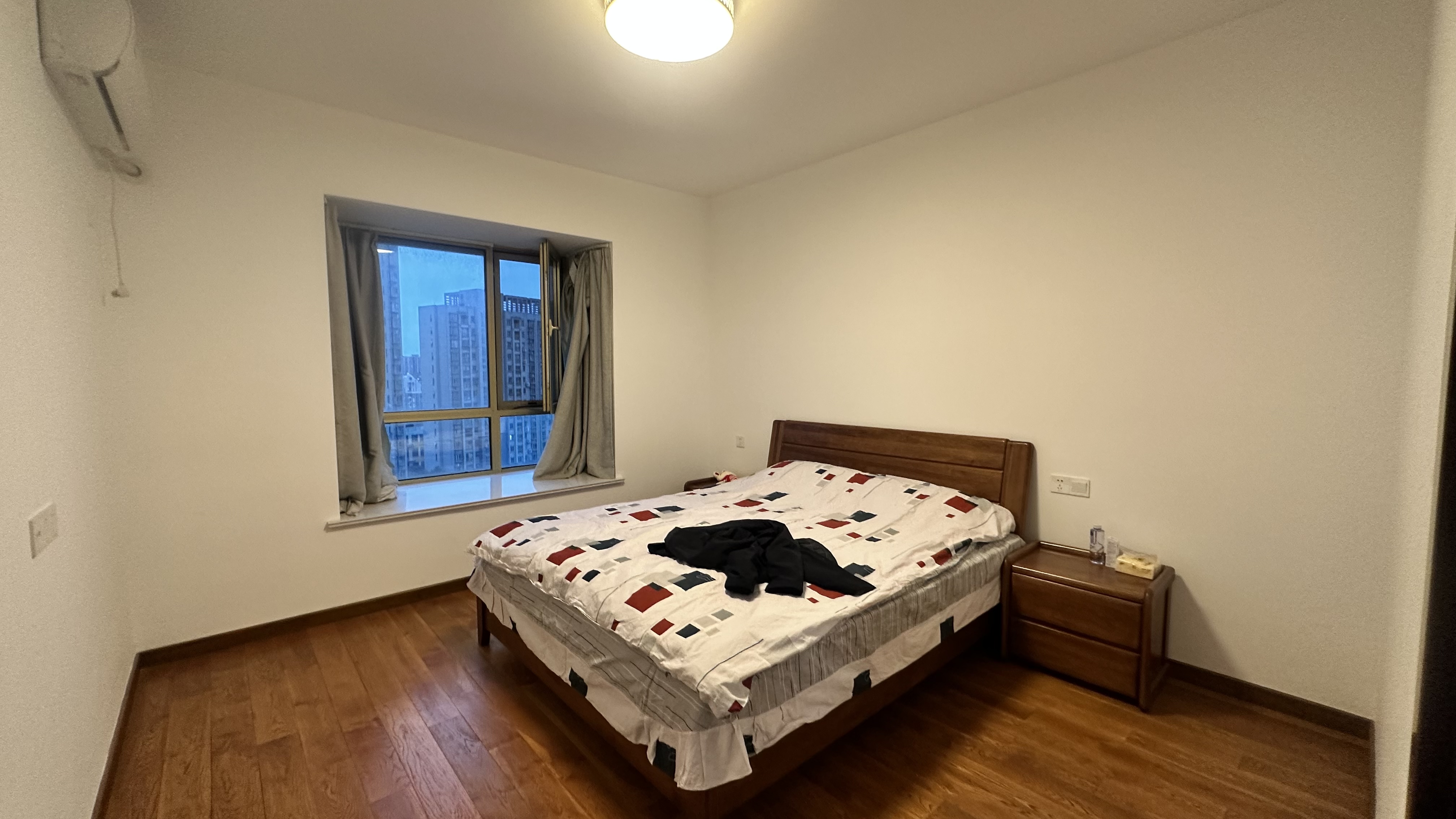 尚海湾 2室2厅1卫 105m&sup2;
