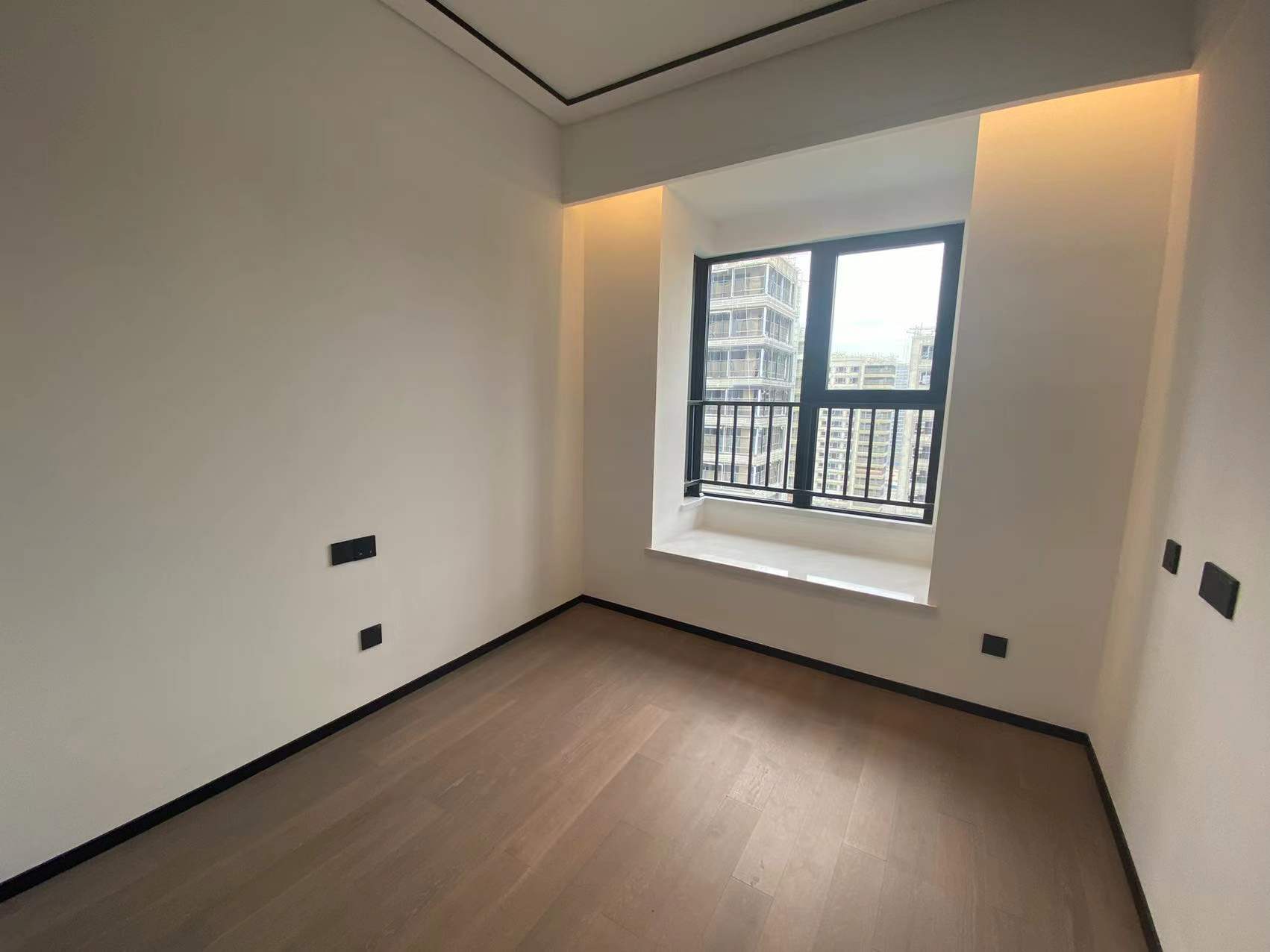 滨江玺 4室2厅2卫 143m&sup2;