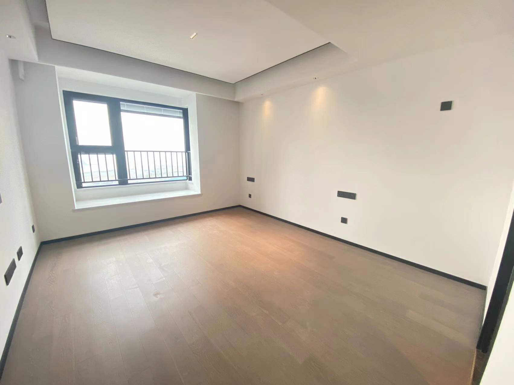 滨江玺 4室2厅2卫 143m&sup2;