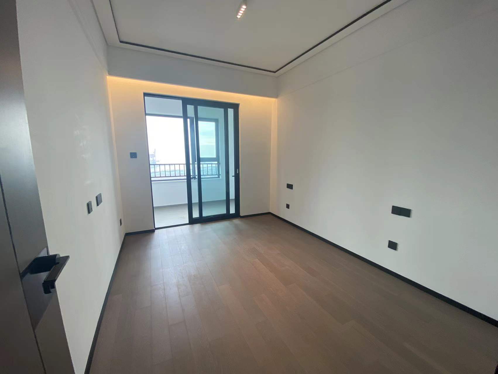 滨江玺 4室2厅2卫 143m&sup2;