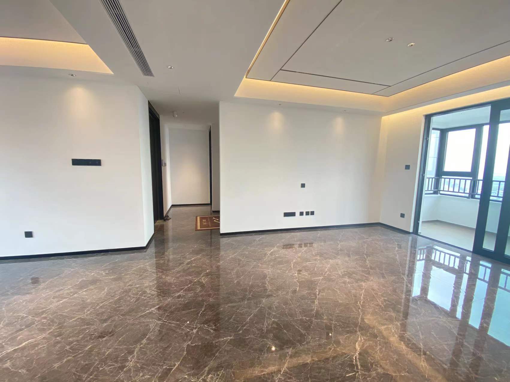 滨江玺 4室2厅2卫 143m&sup2;