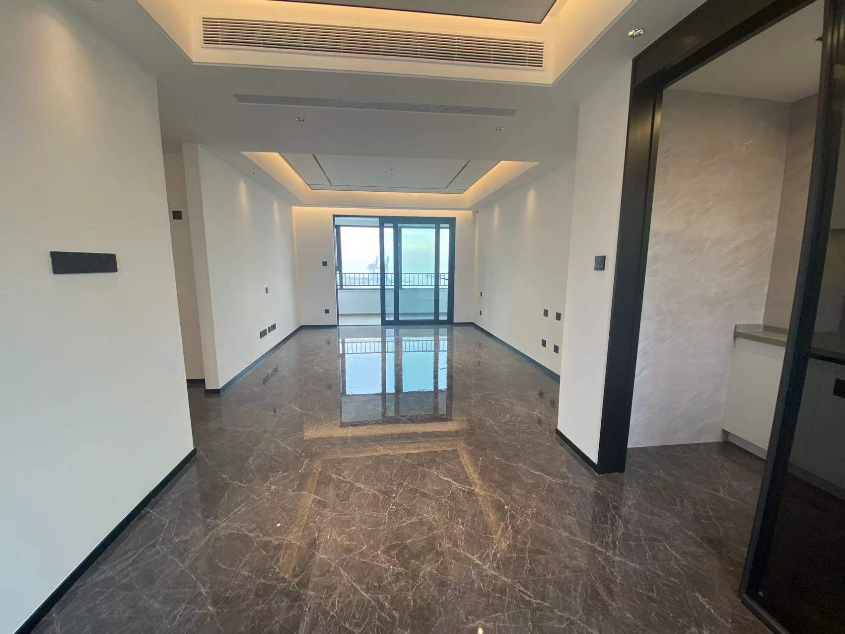 滨江玺 4室2厅2卫 143m&sup2;