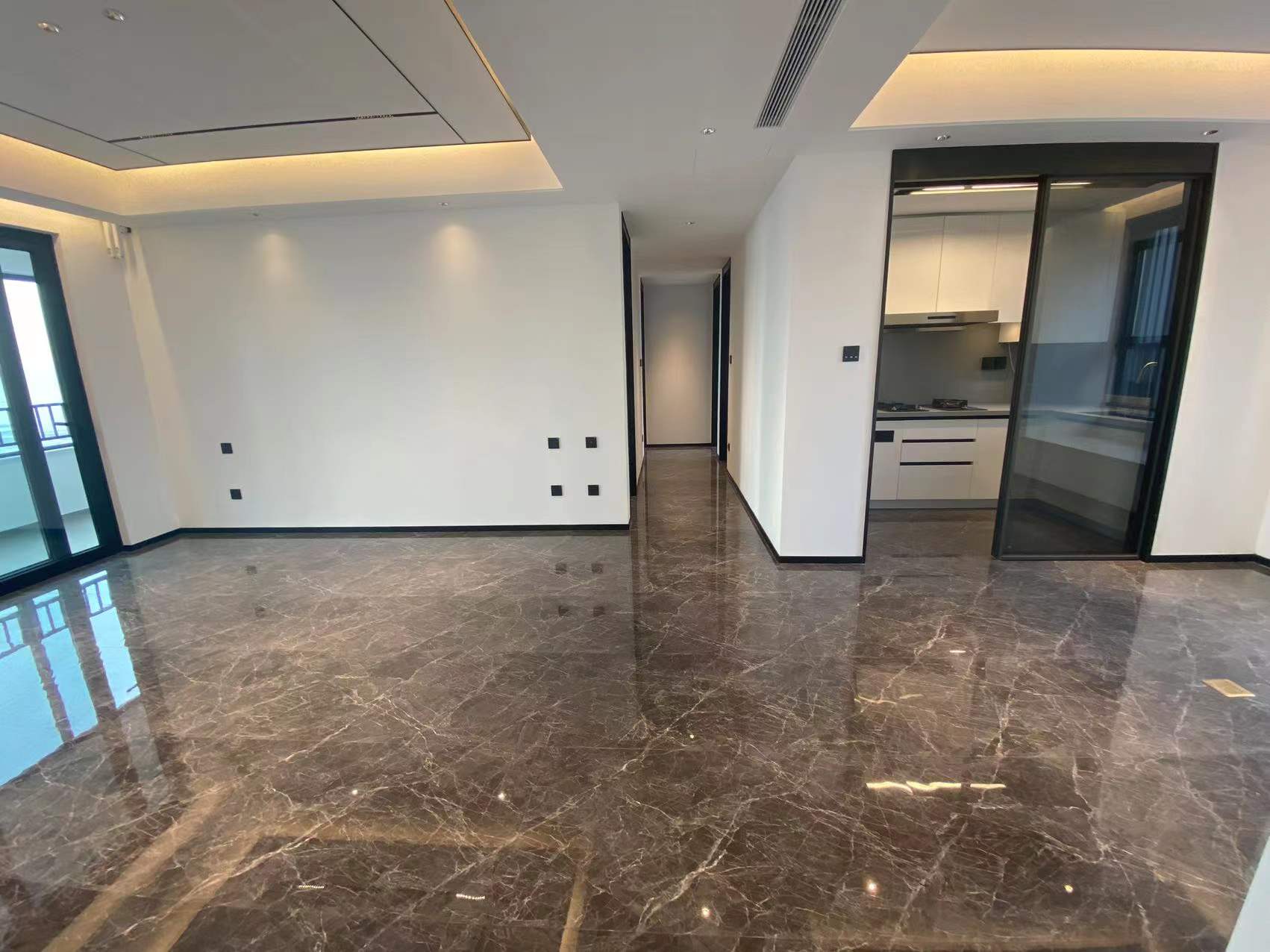 滨江玺 4室2厅2卫 143m²