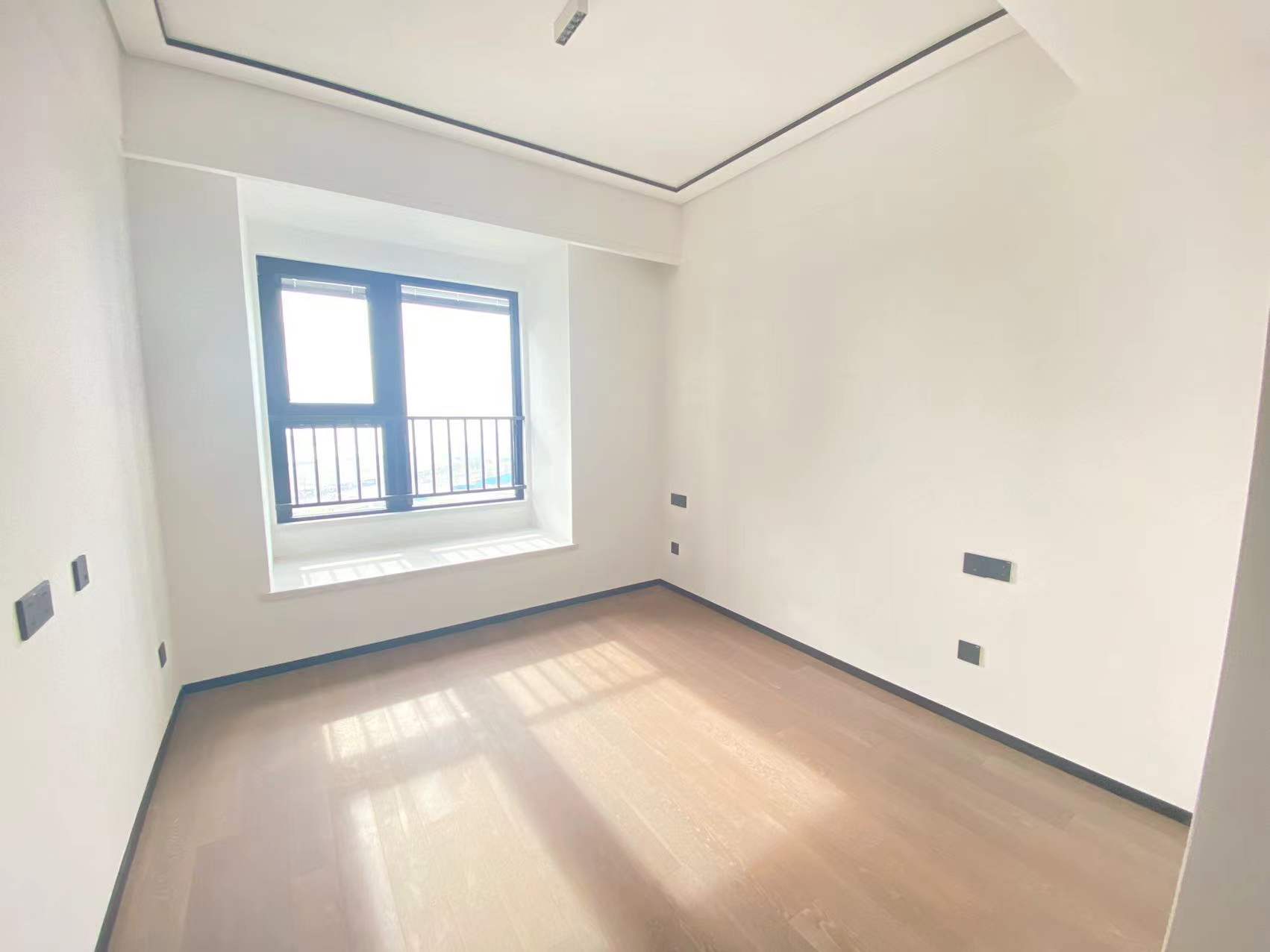 滨江玺 4室2厅2卫 143m&sup2;
