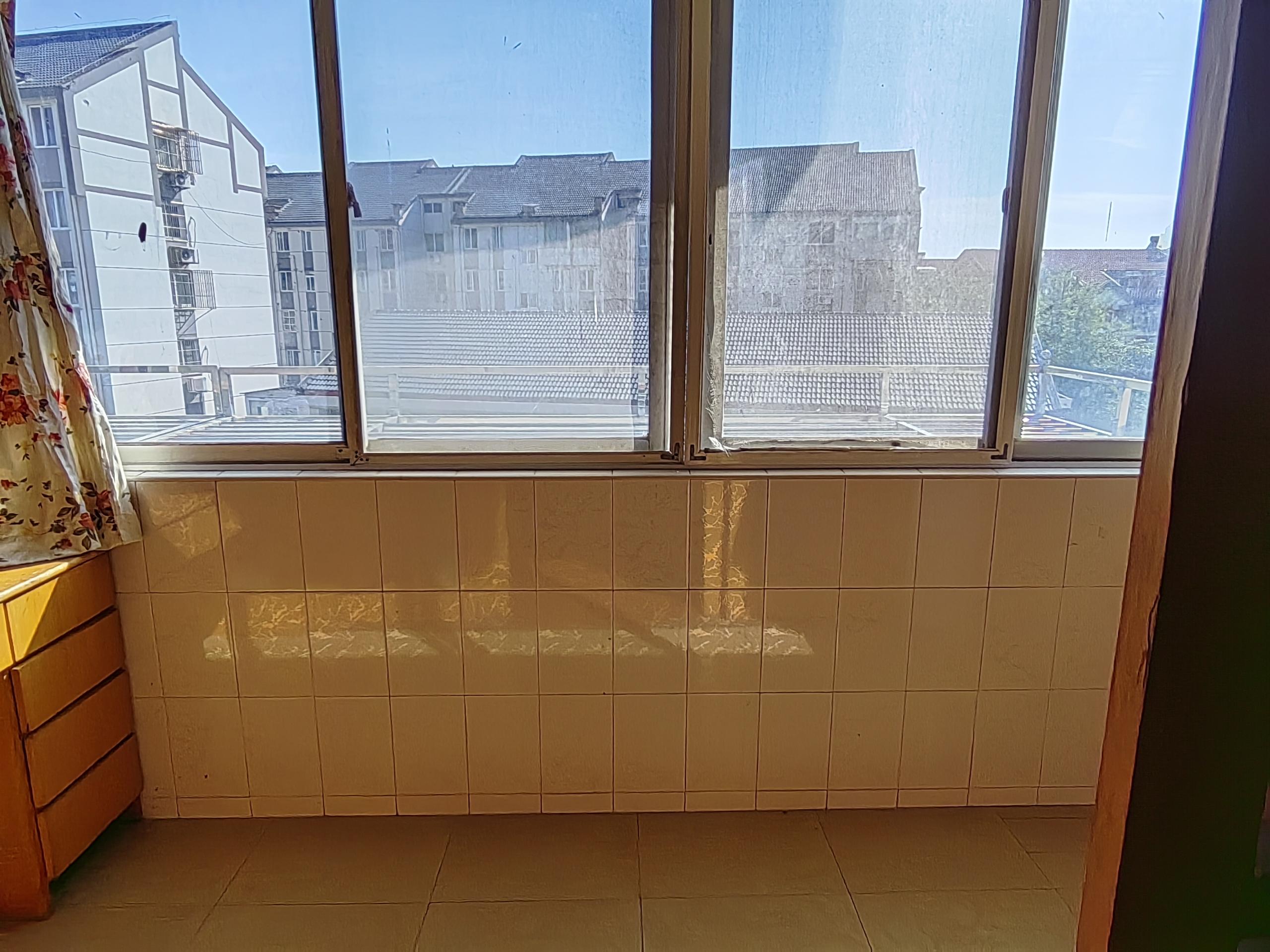 郭里园 3室2厅1卫 101.68m&sup2;