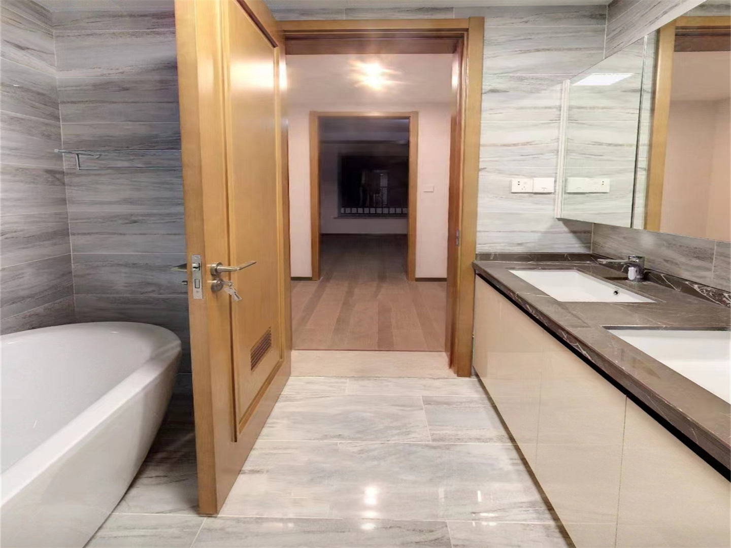 远创樽樾 4室2厅3卫 155.00m&sup2;