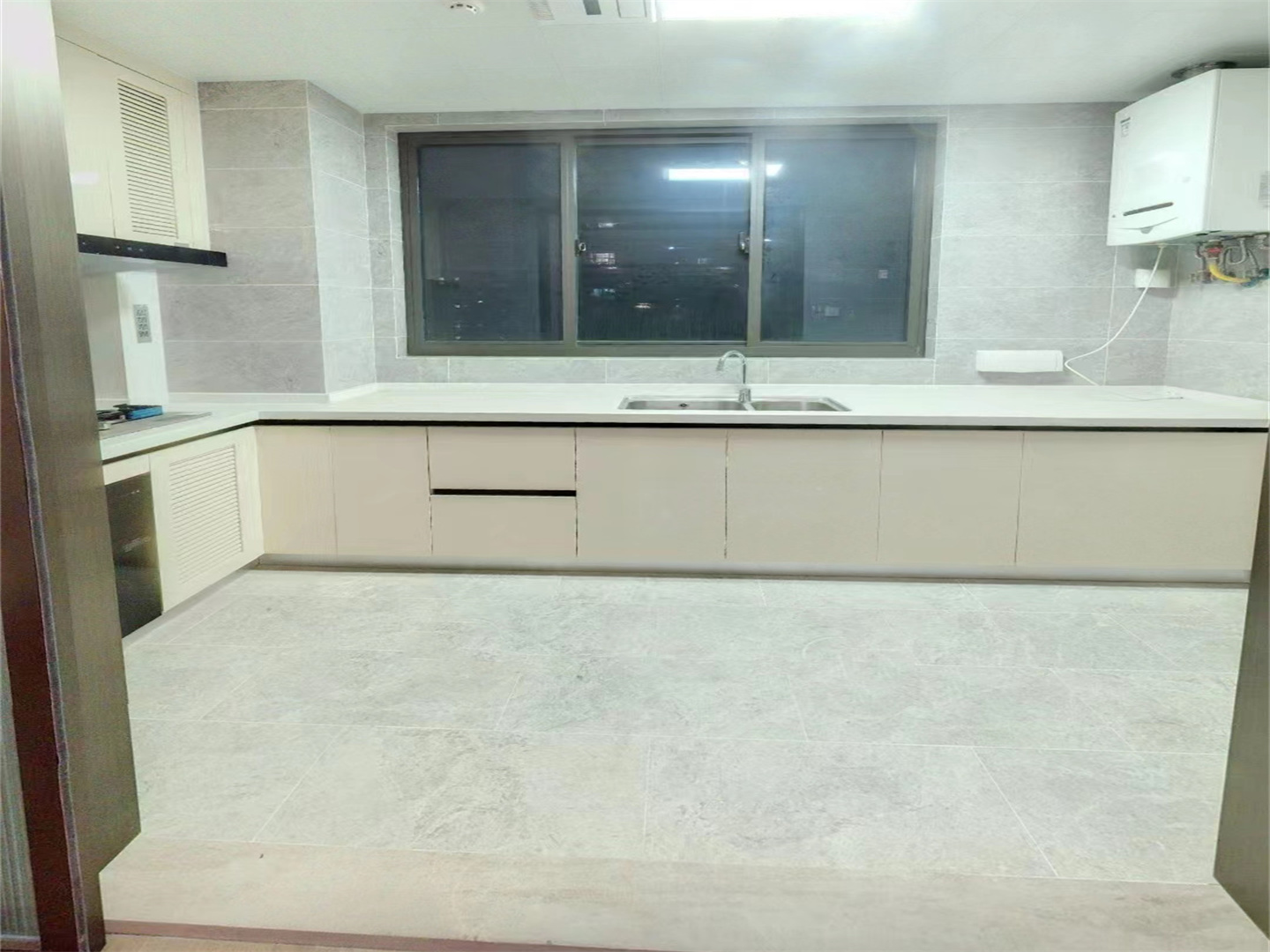 远创樽樾 4室2厅3卫 155.00m&sup2;