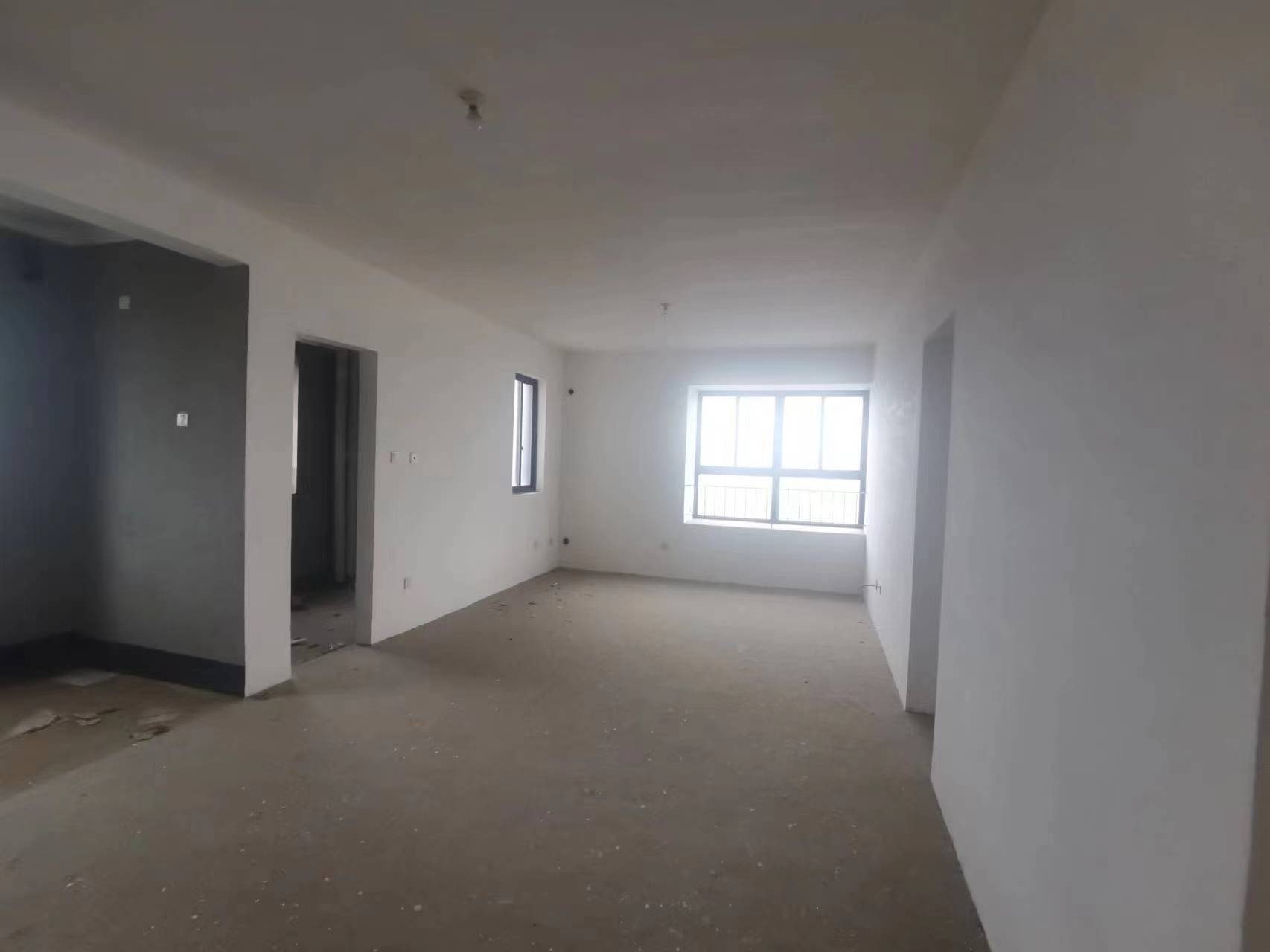 翰铂府北区 4室2厅2卫 142m&sup2;