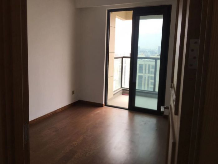 雍华府 3室2厅2卫 114m&sup2;