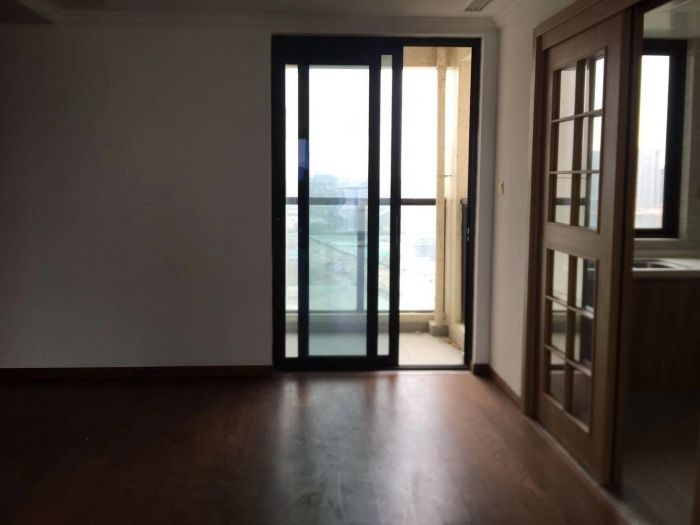 雍华府 3室2厅2卫 114m&sup2;