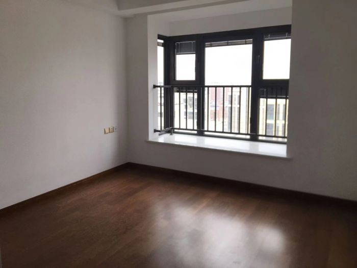 雍华府 3室2厅2卫 114m&sup2;