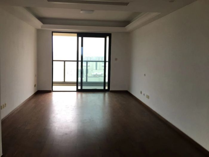 雍华府 3室2厅2卫 114m&sup2;