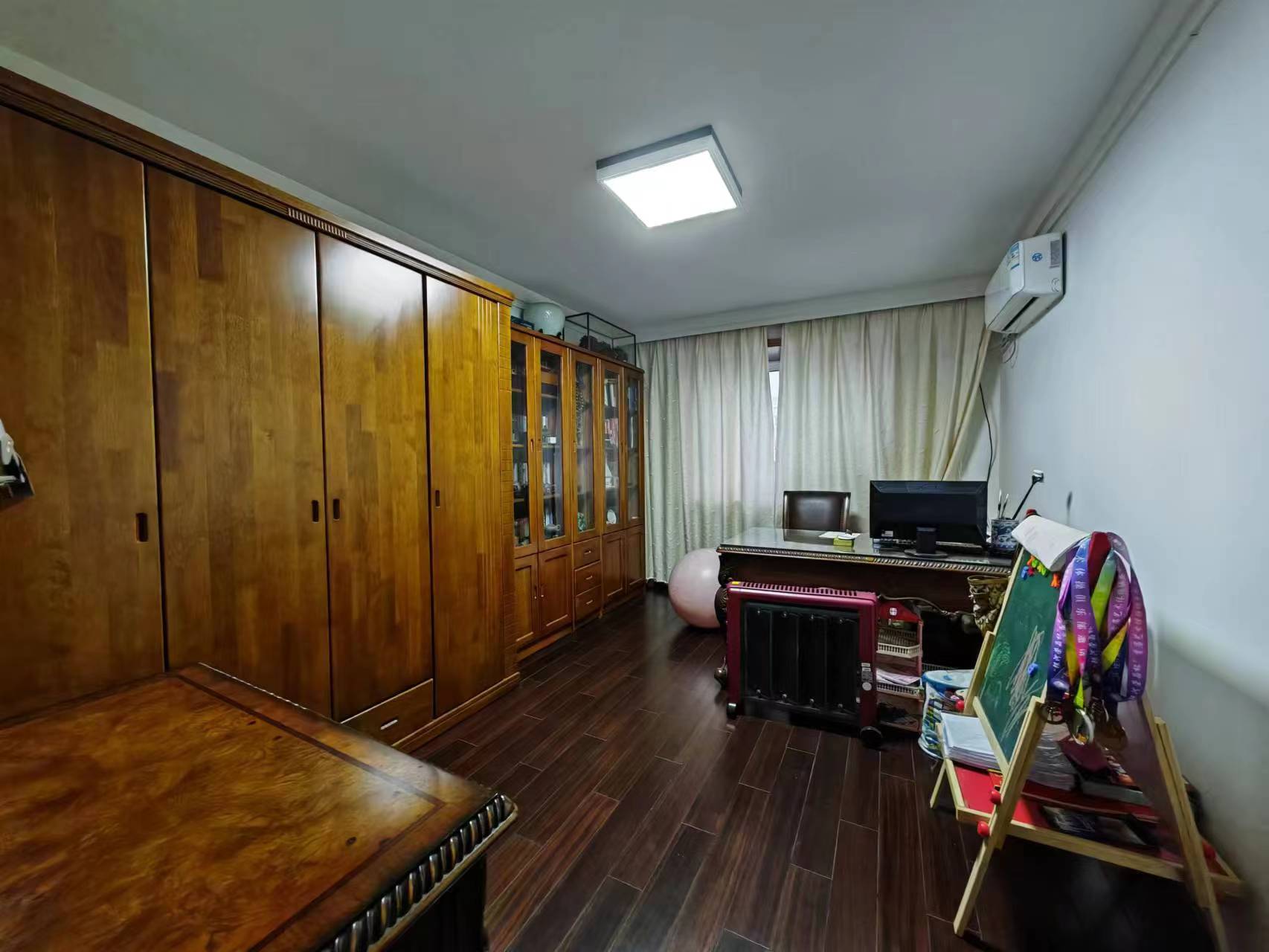 小石桥花苑 3室2厅1卫 131.00m&sup2;