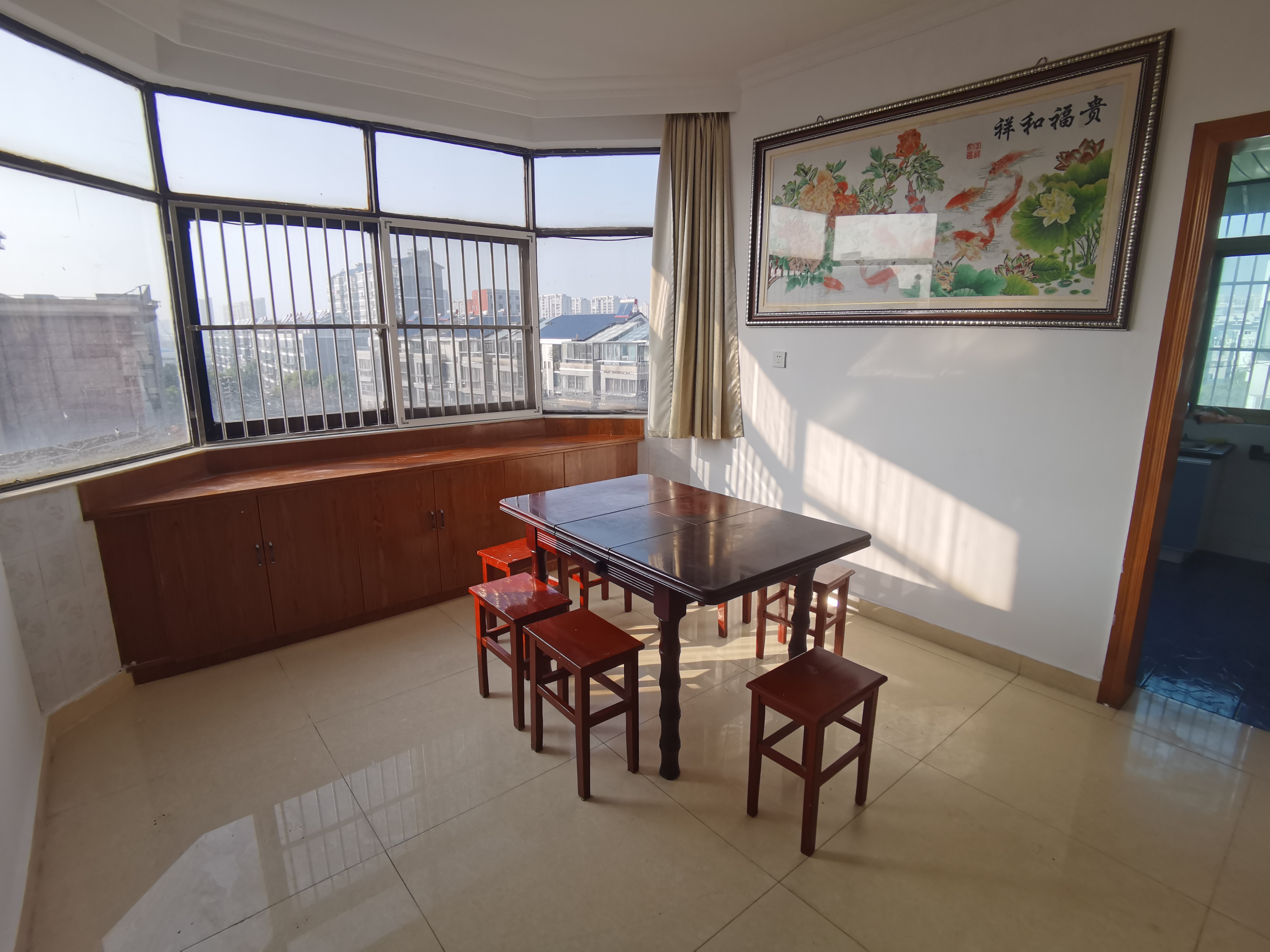 银河公寓 3室1厅1卫 127m²