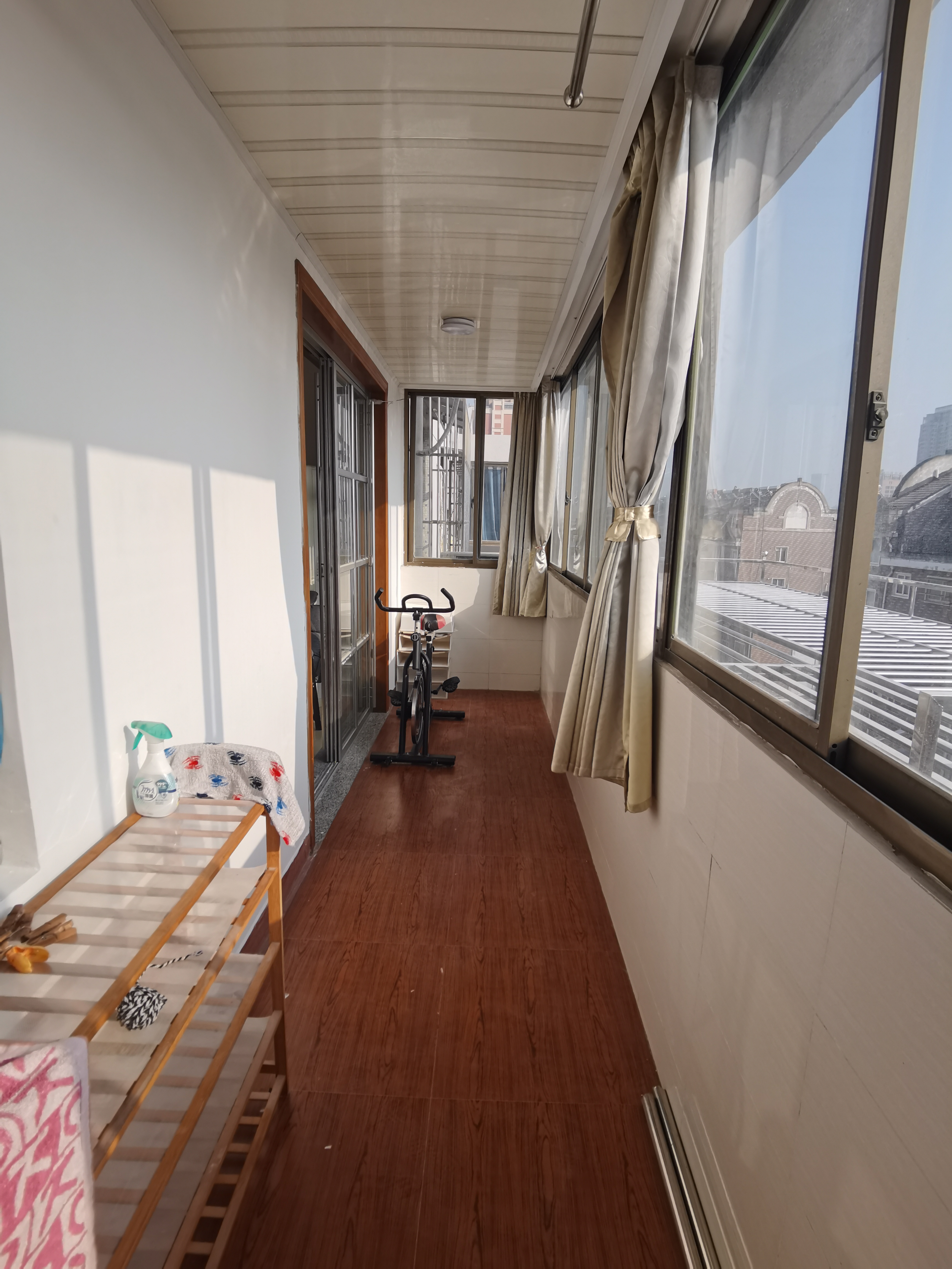 银河公寓 3室2厅1卫 127m&sup2;
