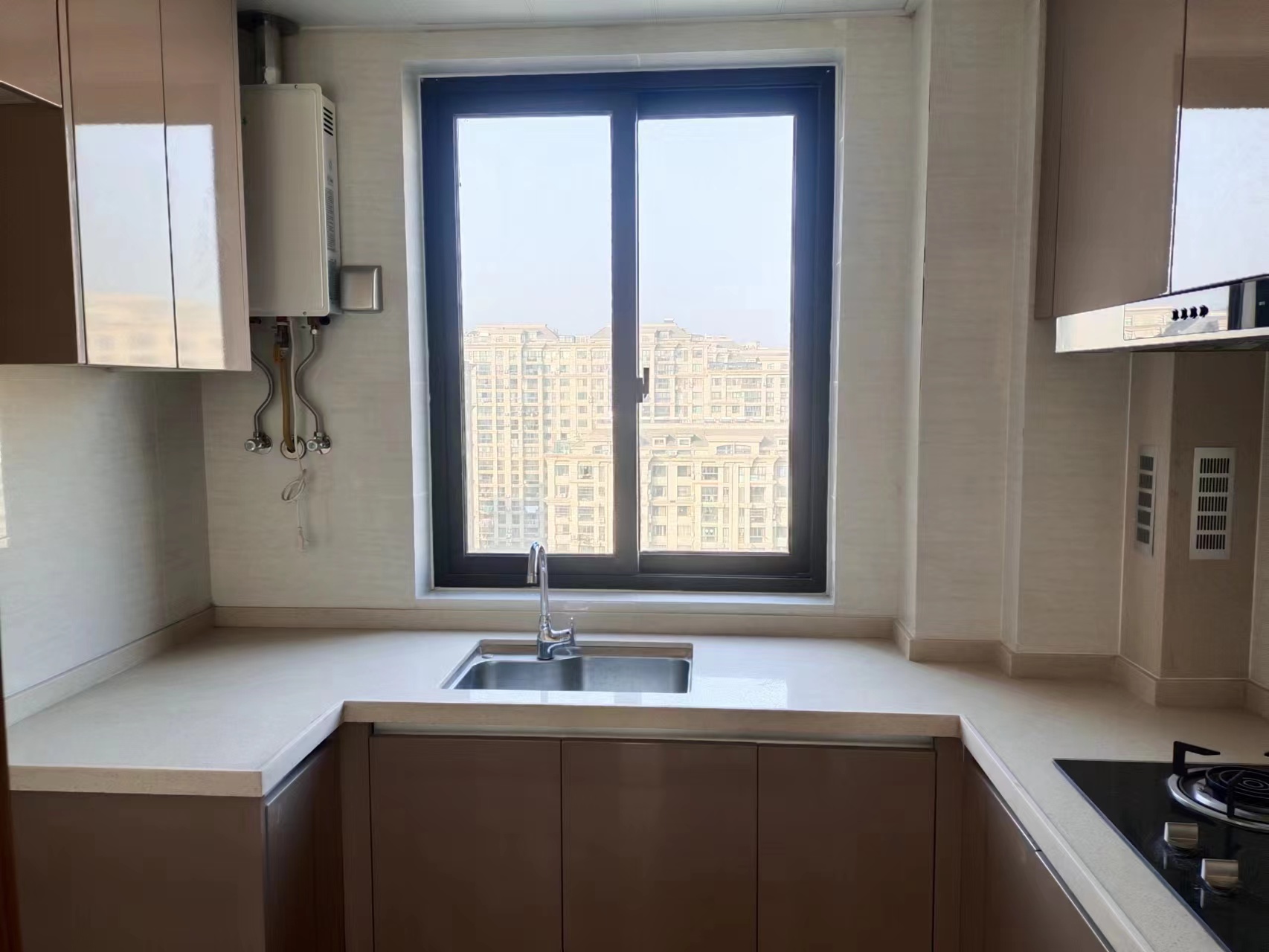 上悦城 3室2厅1卫 100m²