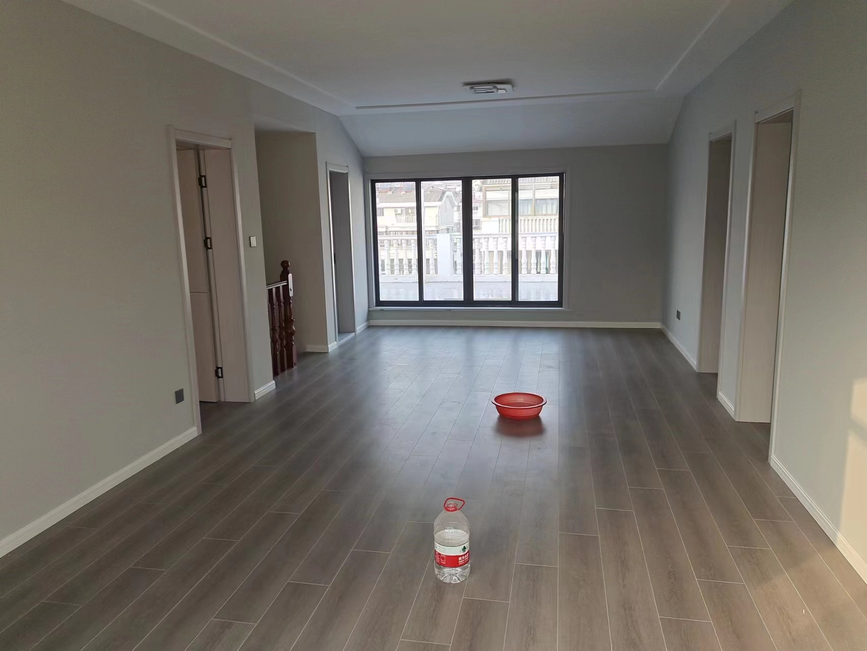 泰山公寓 7室2厅2卫 158m²