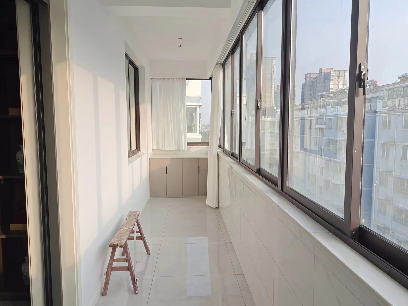 泰山公寓 4室2厅2卫 144m²