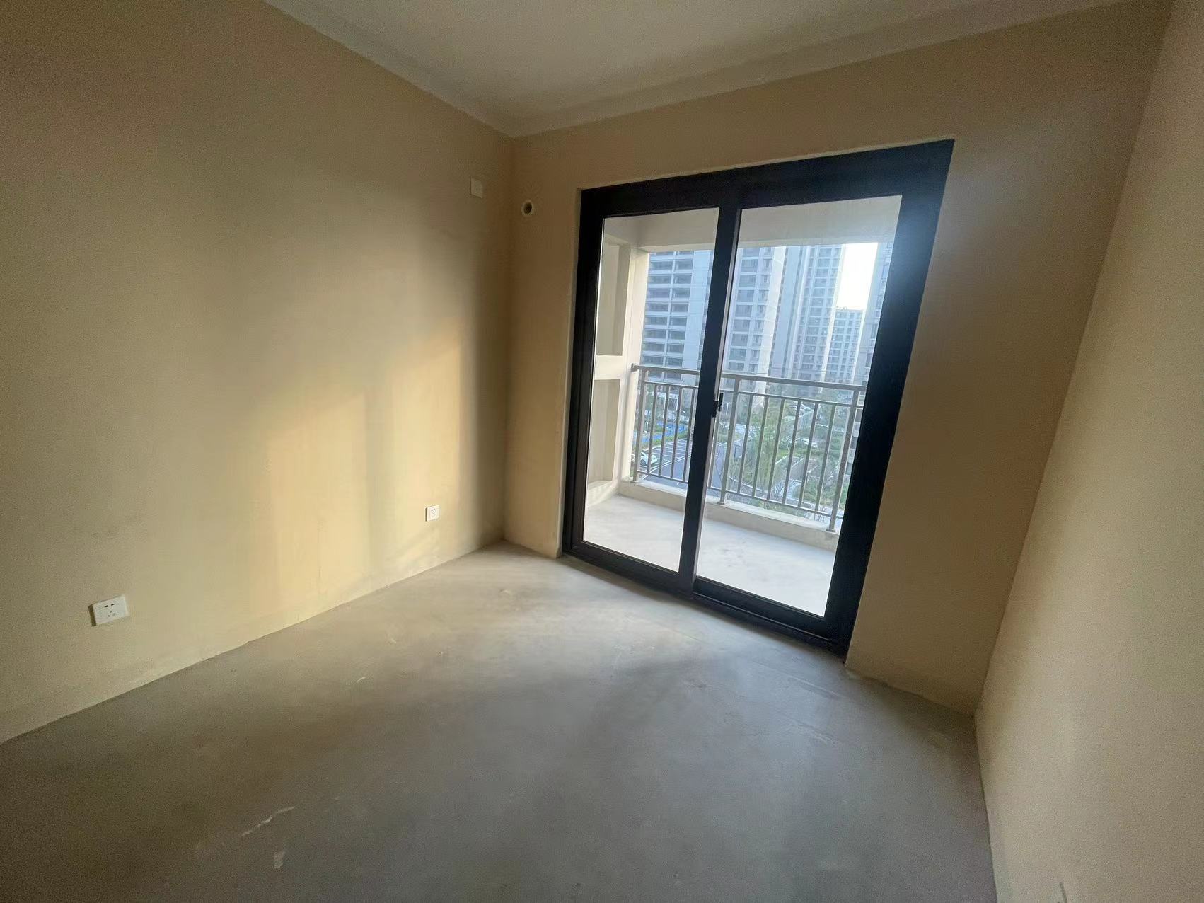 绿地江海图 4室2厅2卫 145.00m&sup2;
