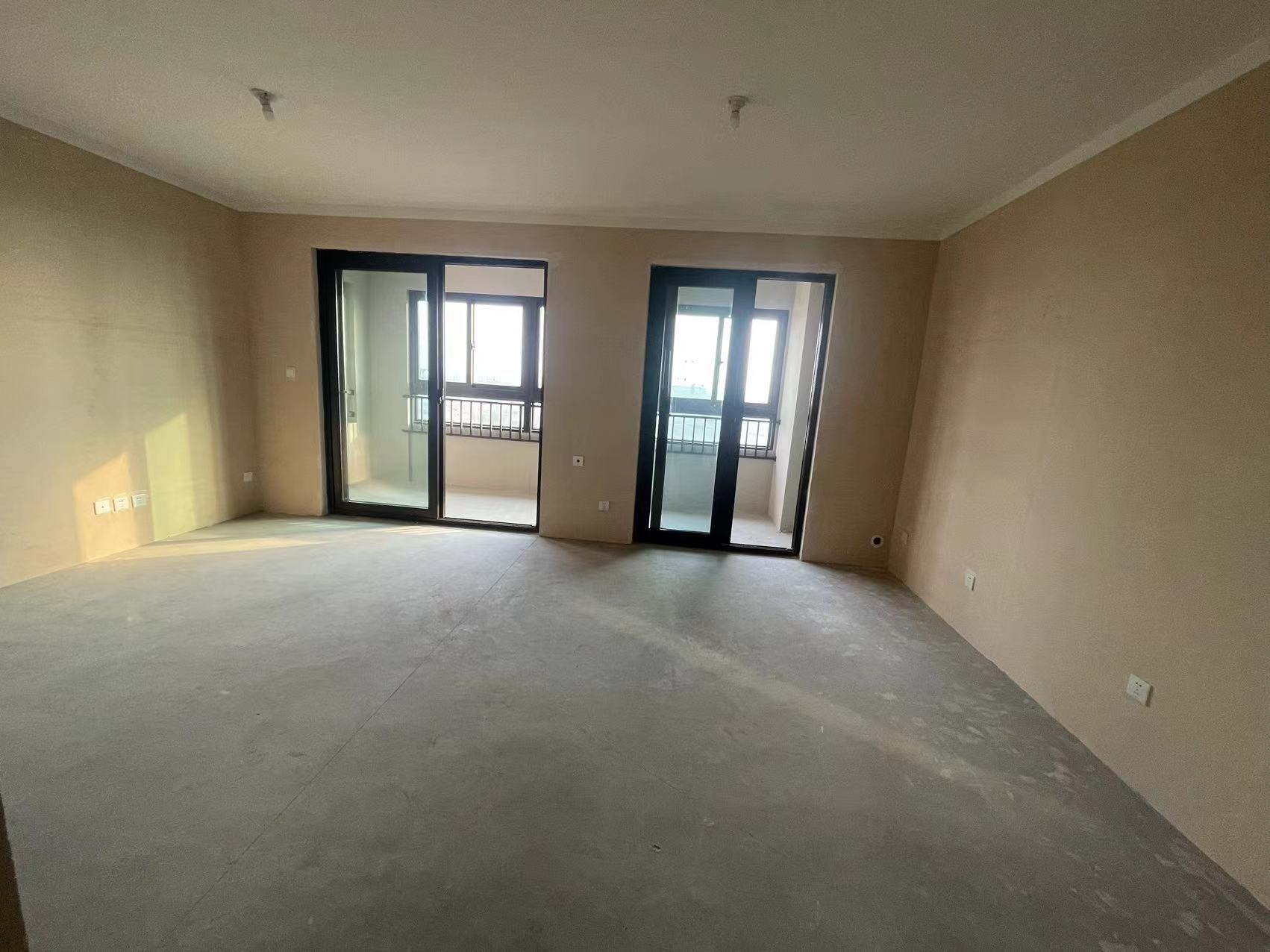 绿地江海图 4室2厅2卫 120m²