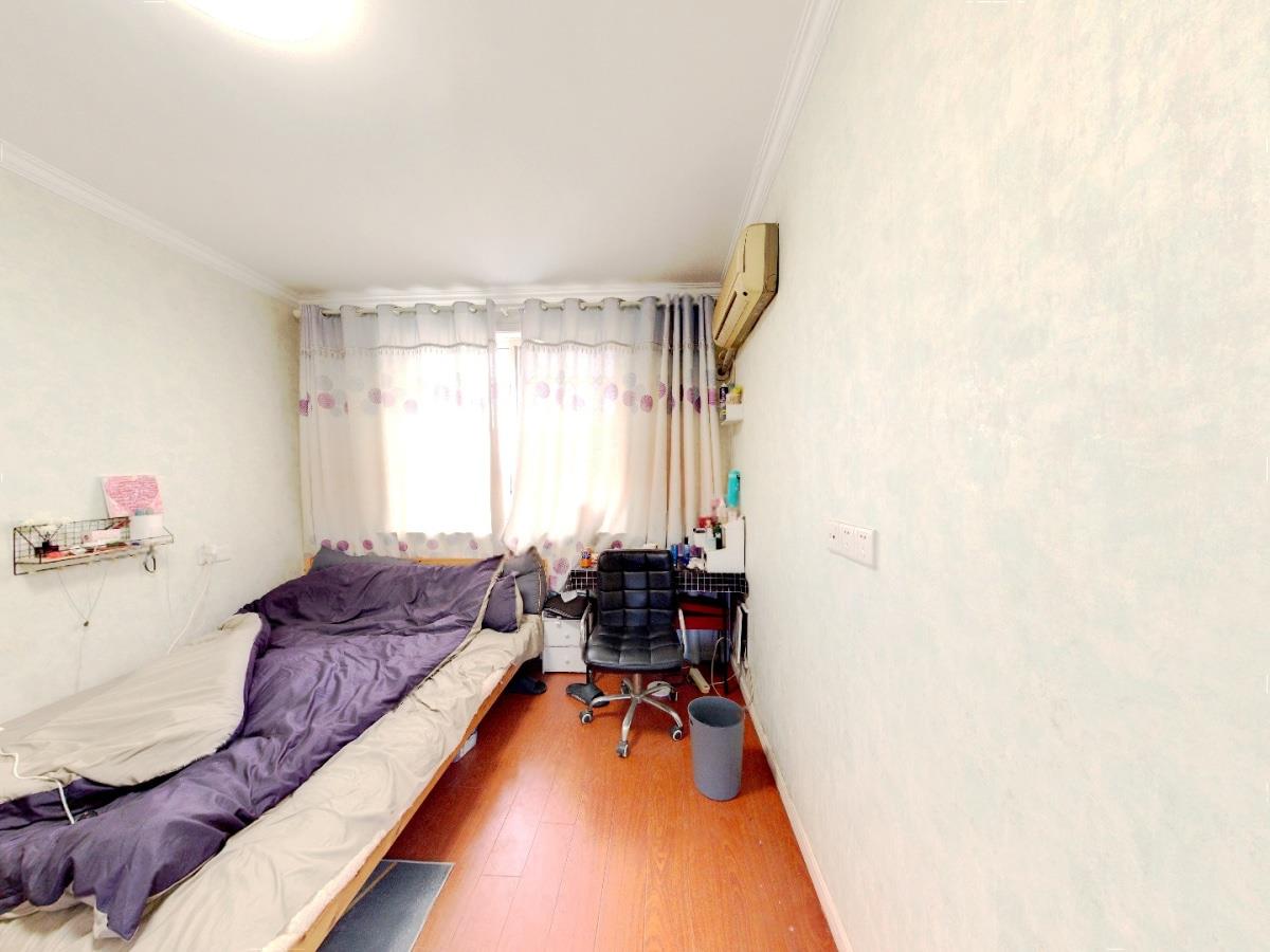 虹桥南村 4室2厅2卫 65m&sup2;