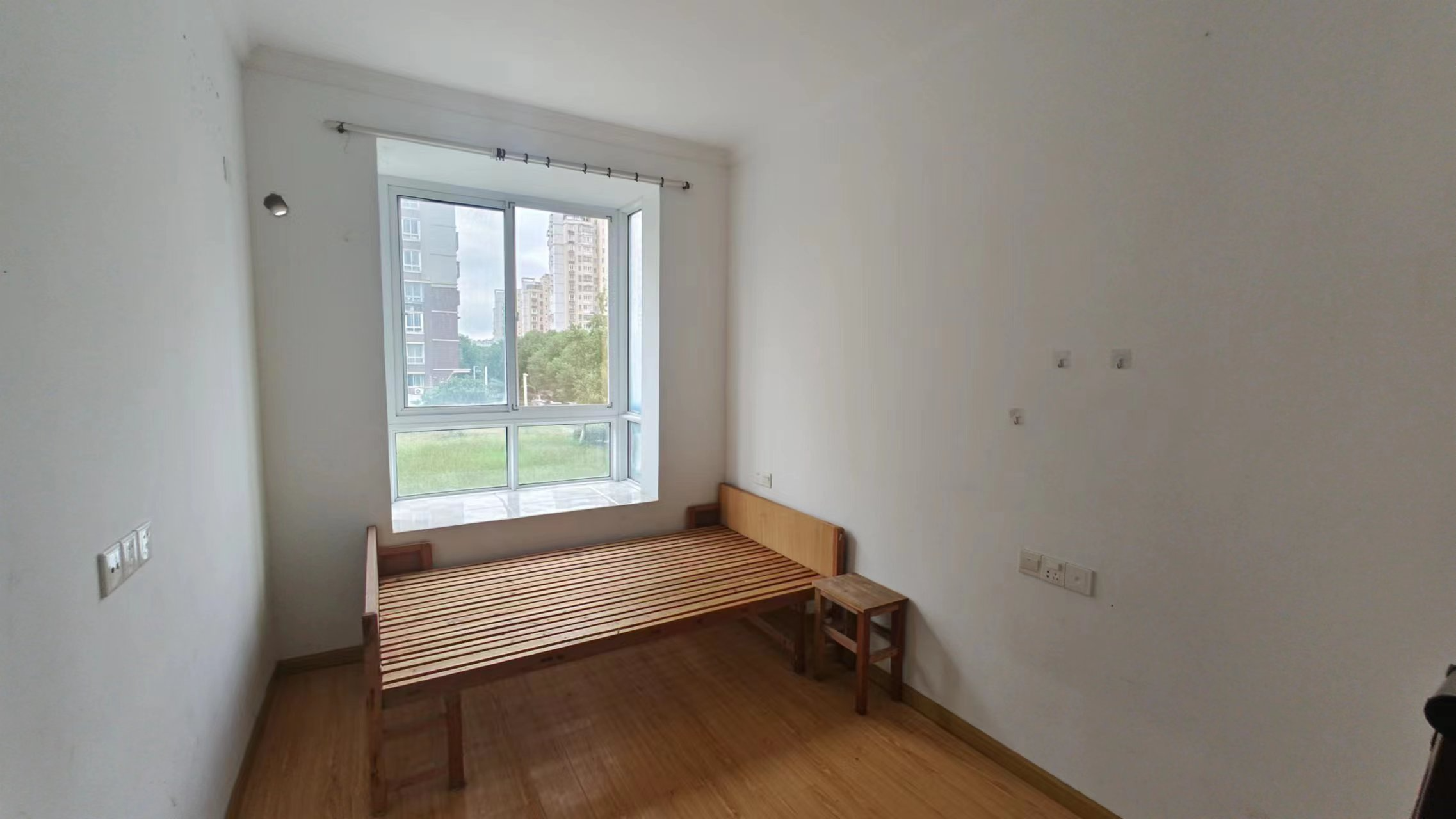 天晖苑 2室2厅1卫 79m&sup2;