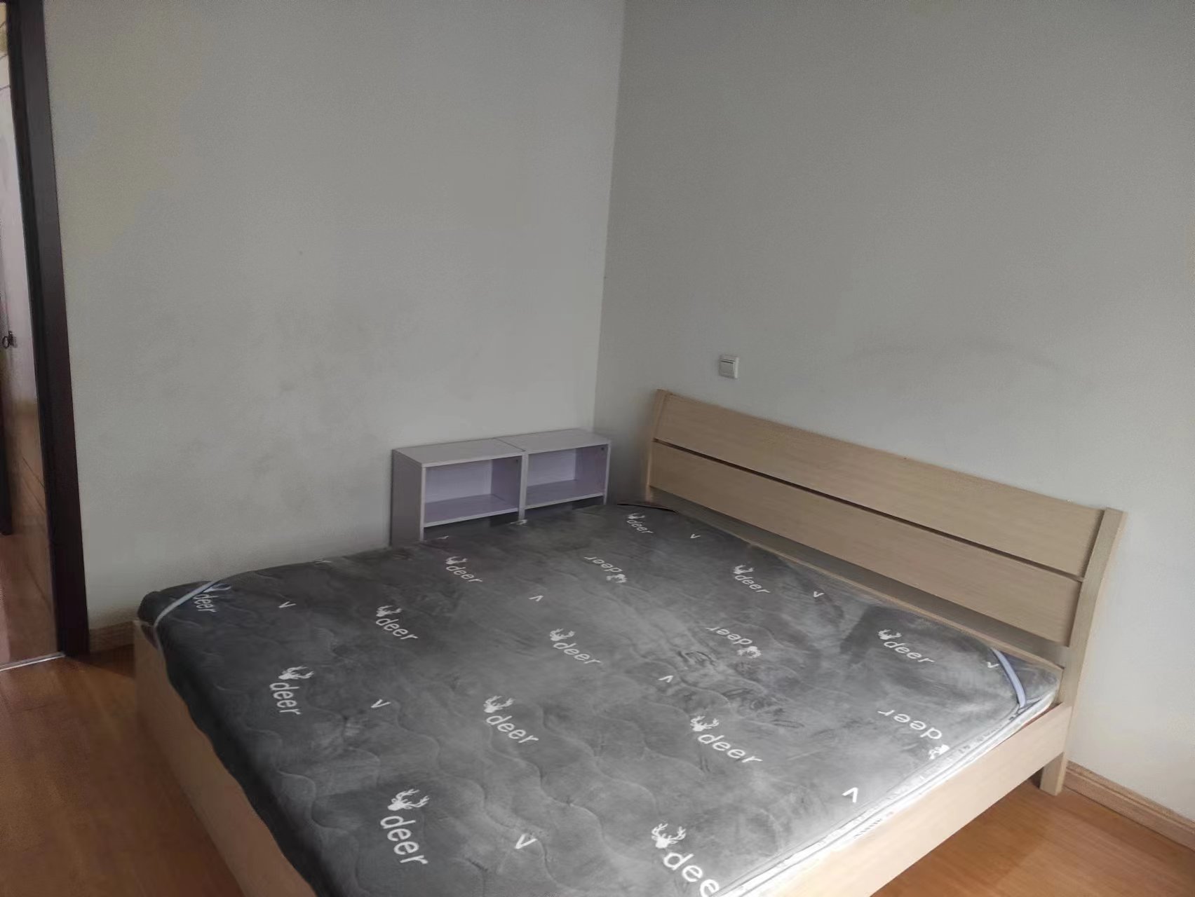 银花苑 3室2厅2卫 108m&sup2;