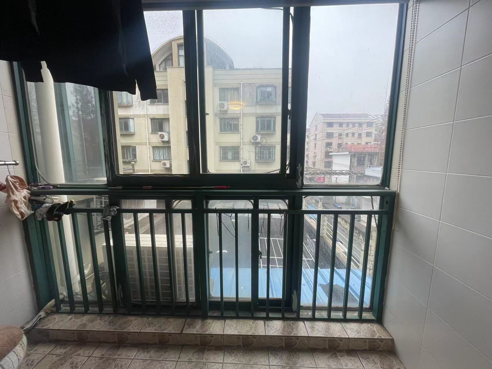 佳乐花苑 3室2厅2卫 146m&sup2;