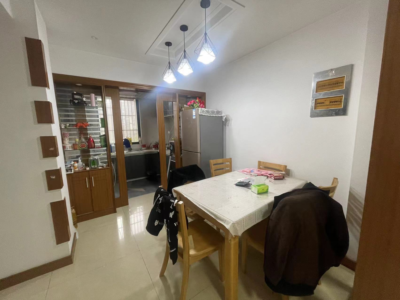 佳乐花苑 3室2厅2卫 146m&sup2;