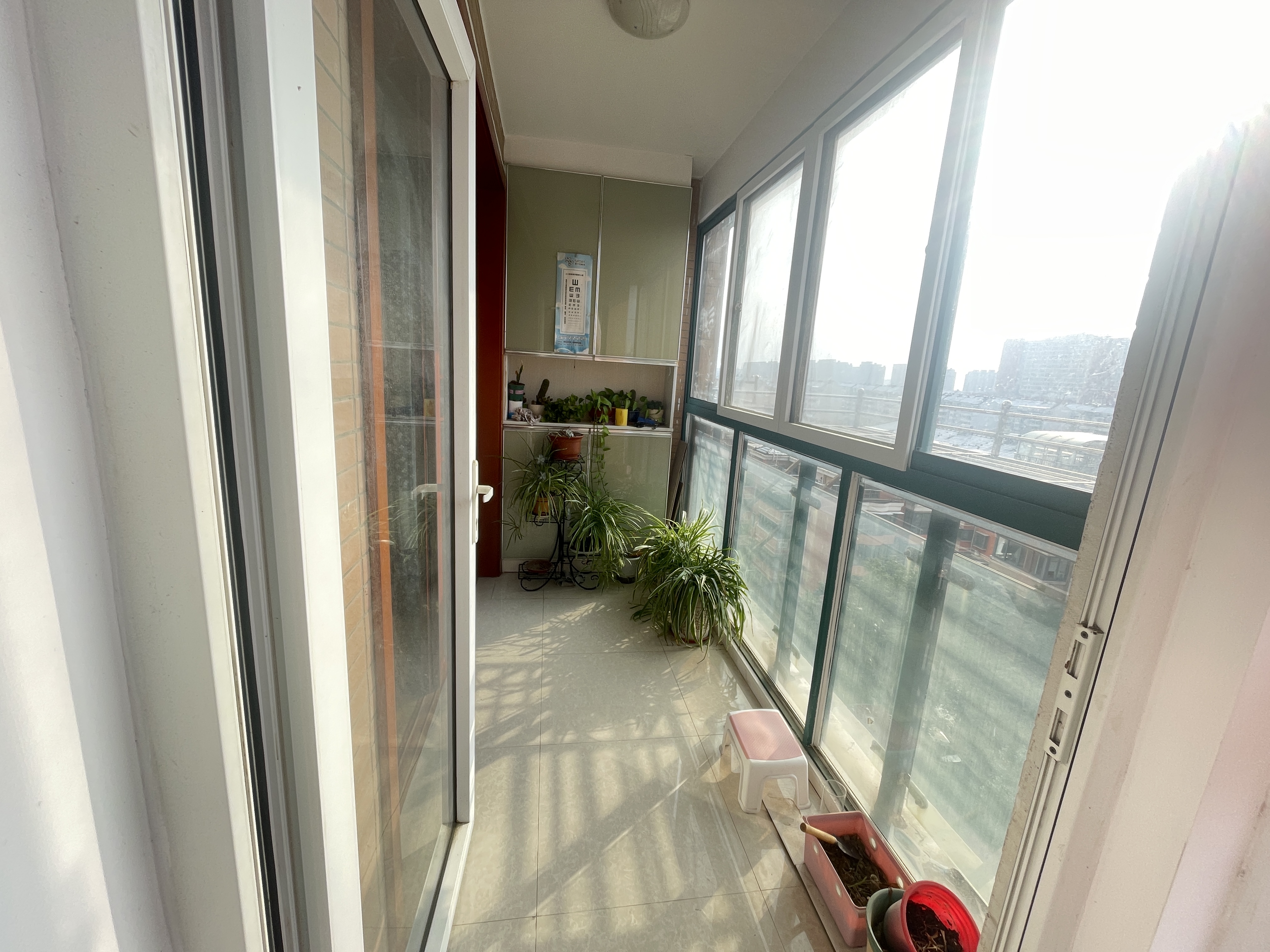 东晖花园 4室2厅2卫 150m&sup2;