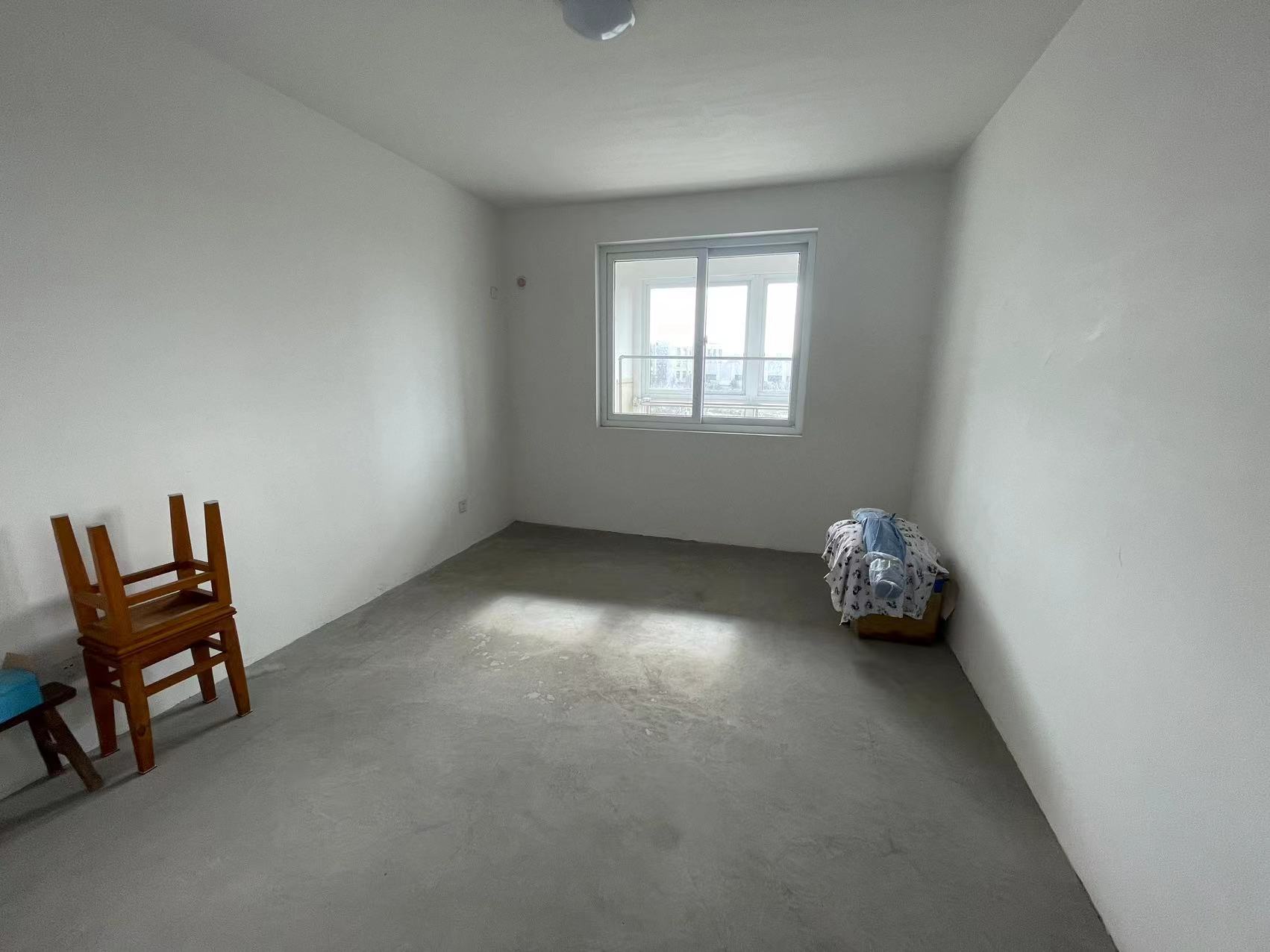 白龙花苑 3室2厅1卫 135m&sup2;