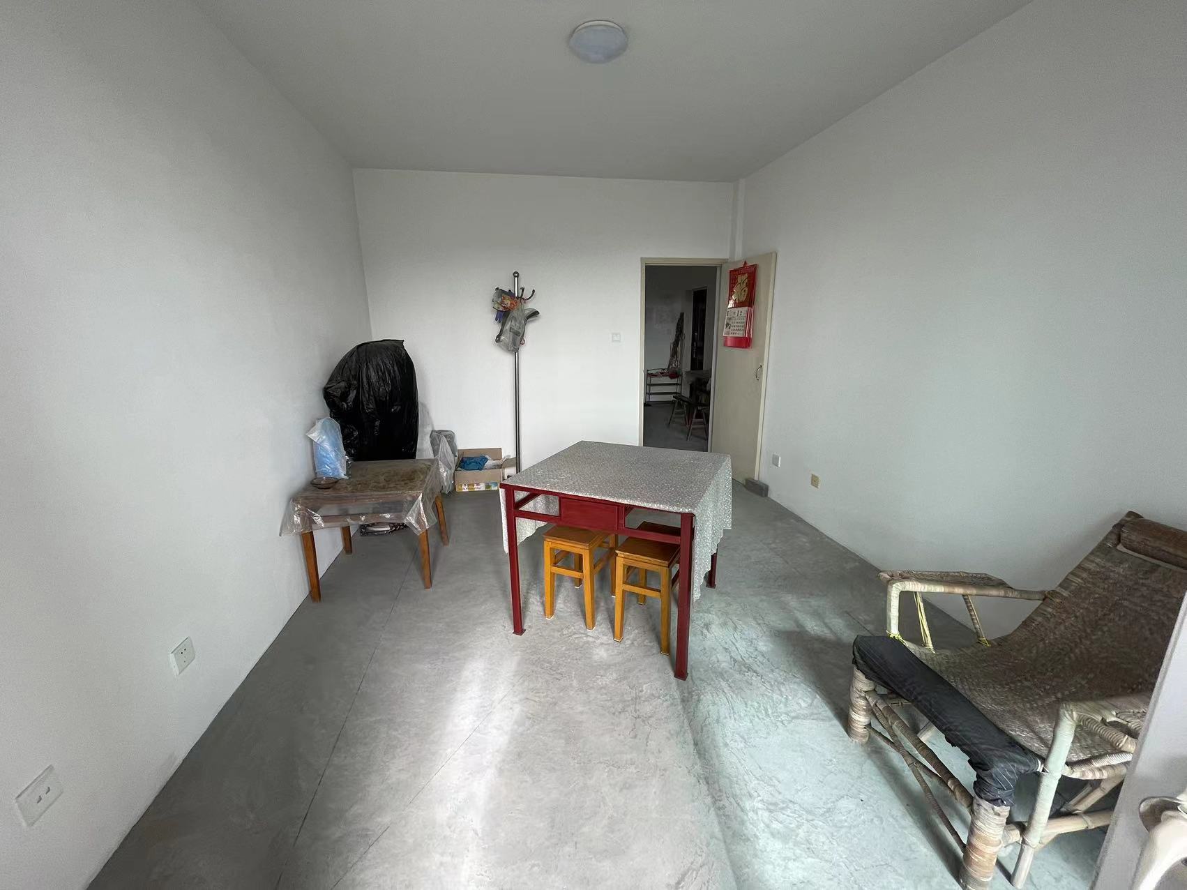 白龙花苑 3室2厅1卫 135m&sup2;