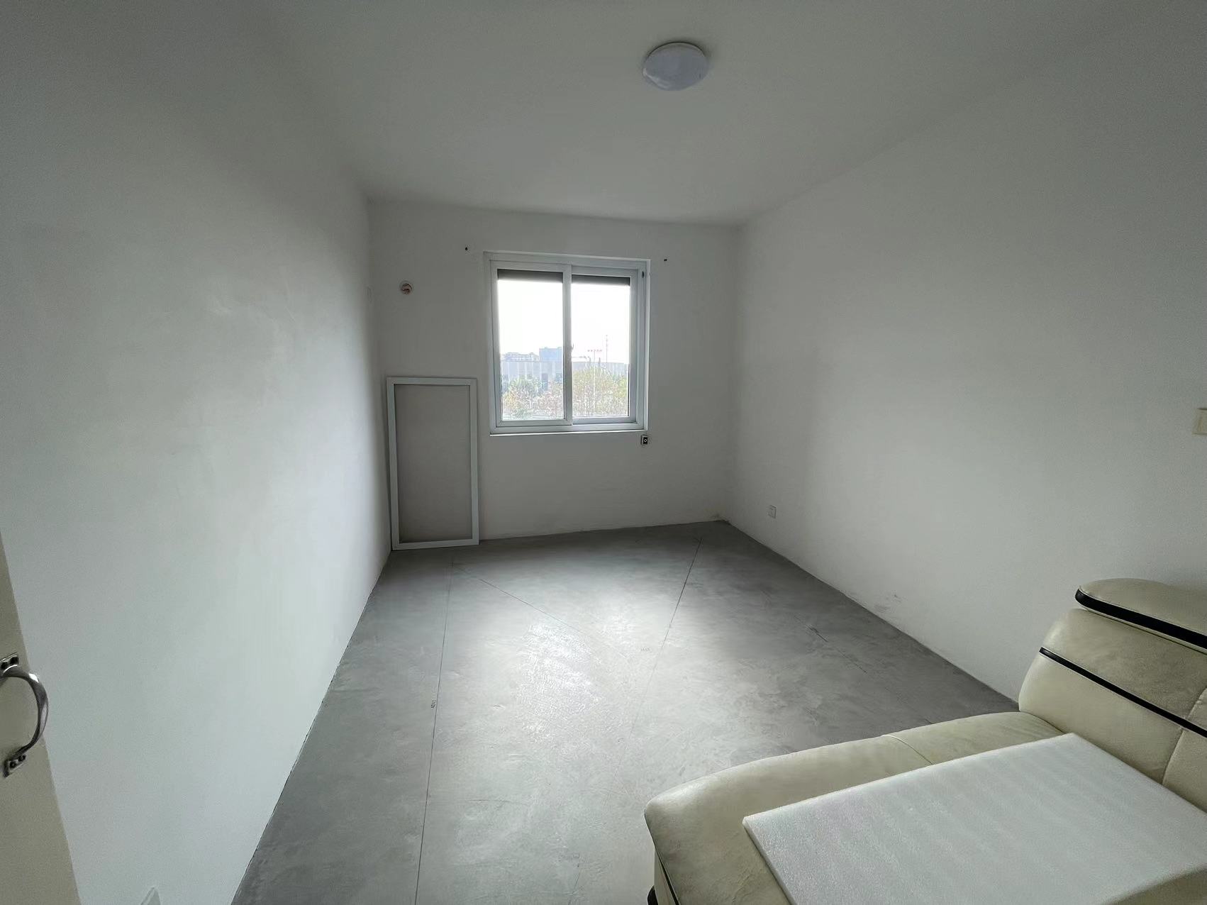 白龙花苑 3室2厅1卫 135m&sup2;