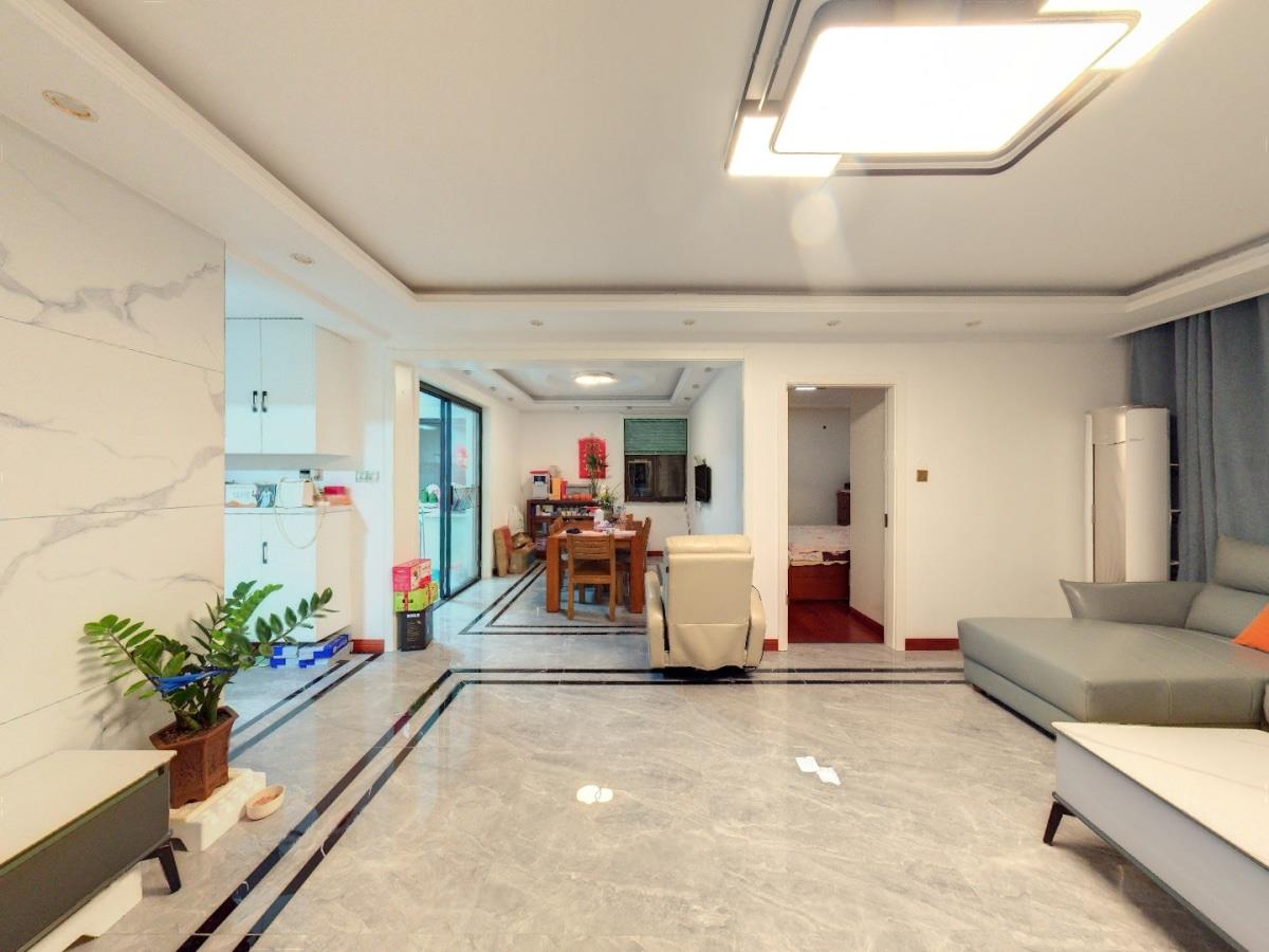 外滩小区 3室2厅1卫 142m&sup2;