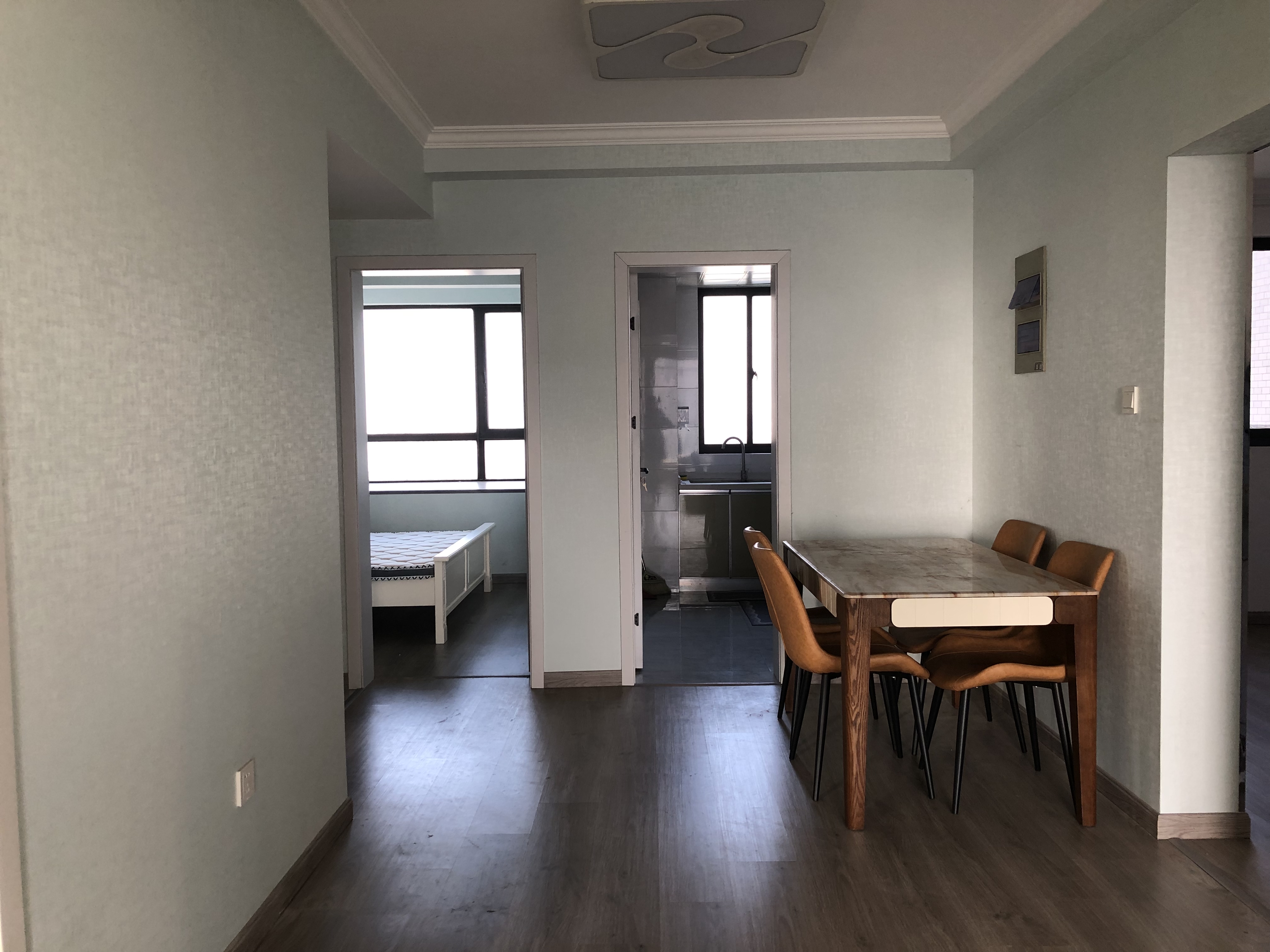德诚&middot;翰景园 3室2厅1卫 92.00m&sup2;