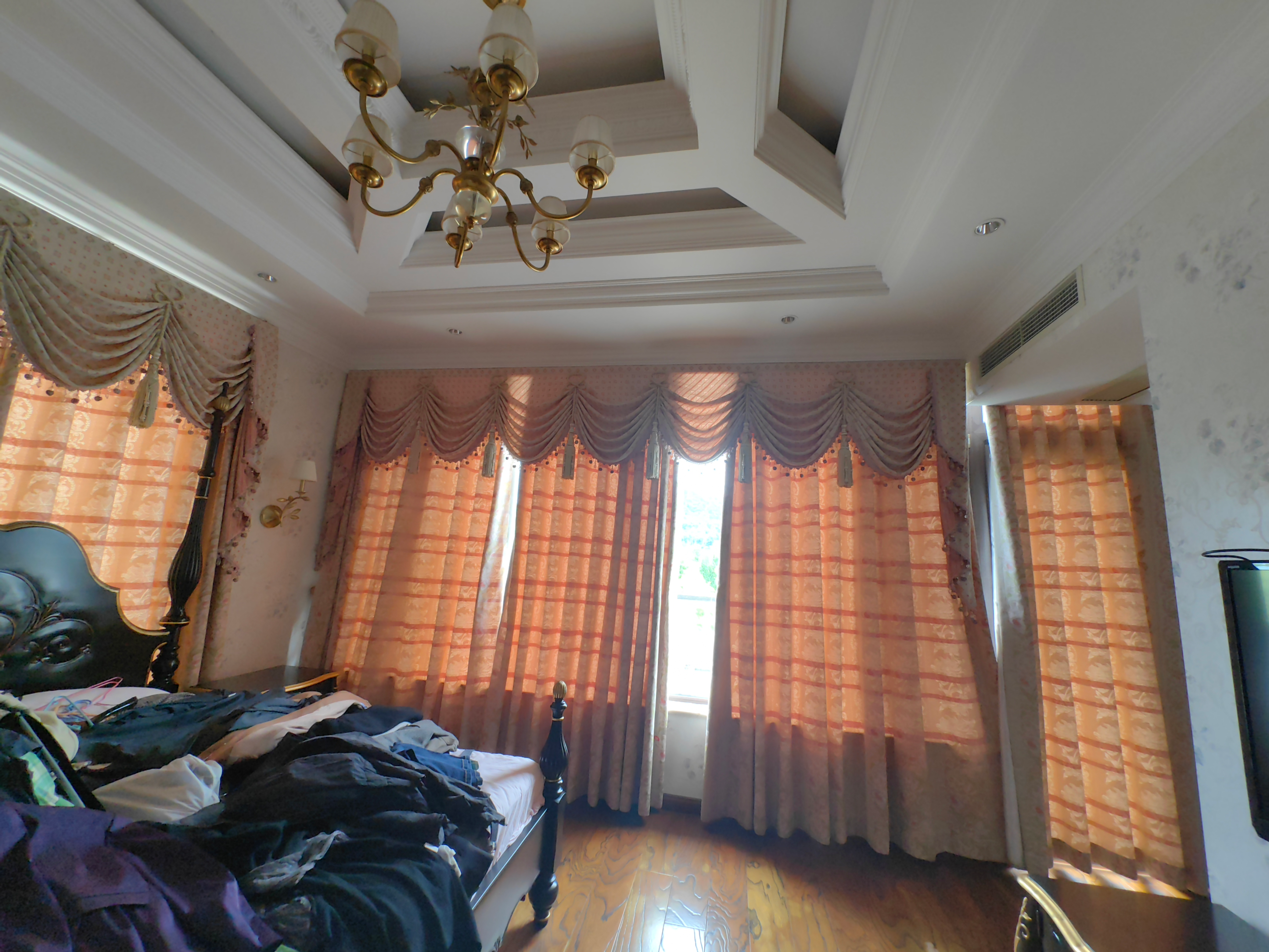 旭日山庄 5室3厅4卫 318m&sup2;