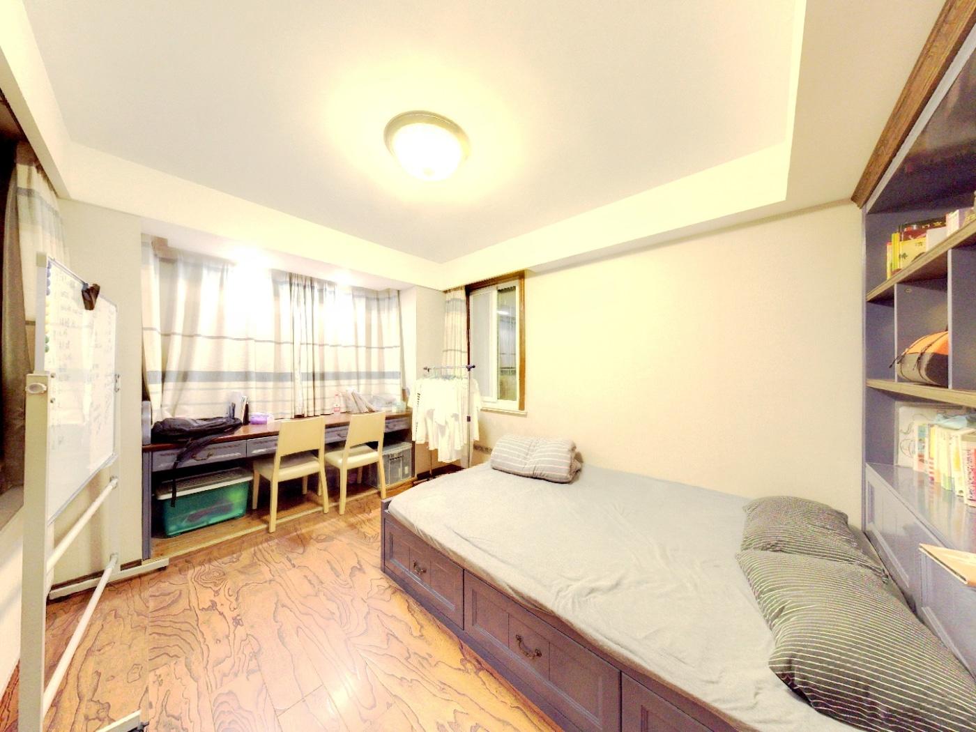 和兴花苑 4室2厅2卫 146.63m&sup2;