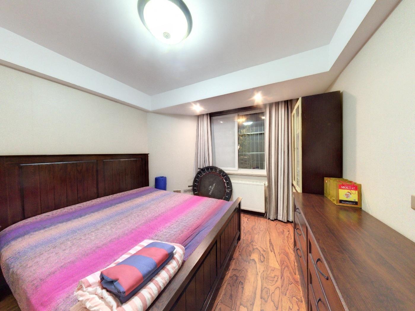 和兴花苑 4室2厅2卫 146.63m&sup2;