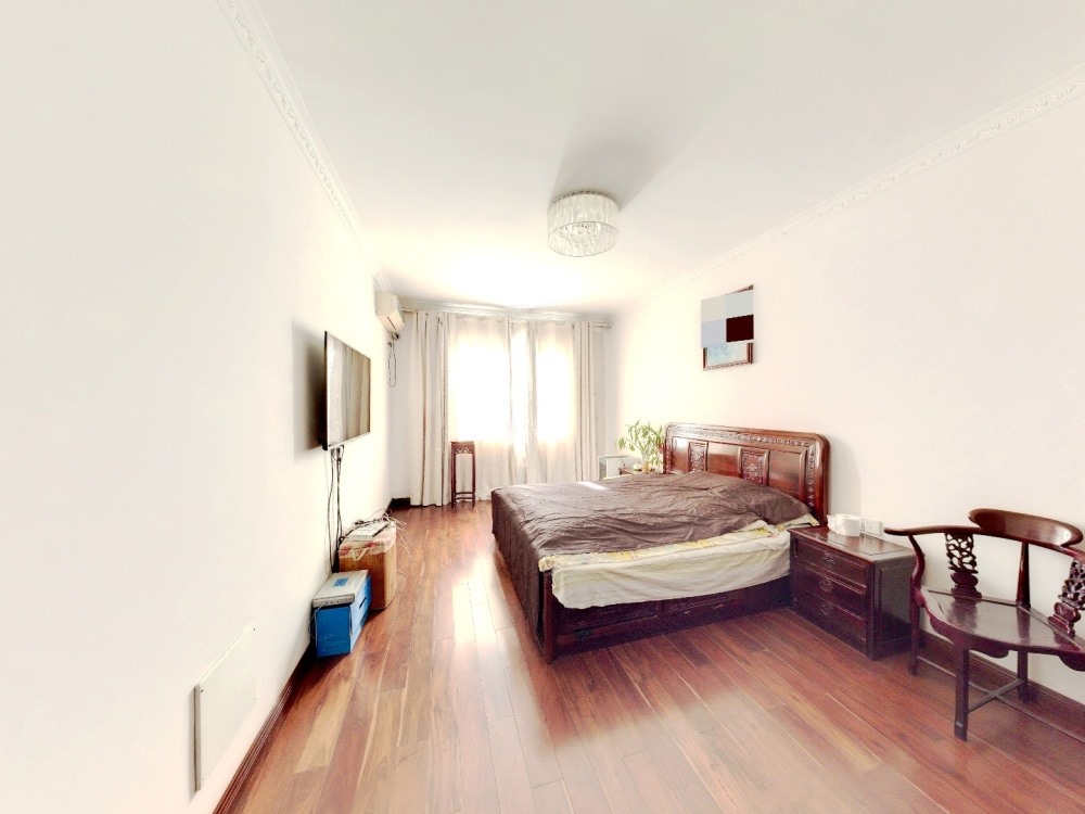 东郊庄园 4室3厅3卫 350m&sup2;