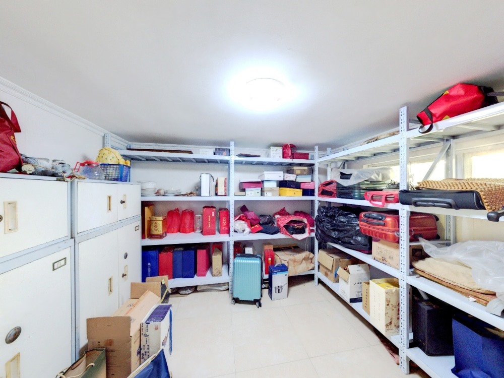东郊庄园 4室3厅3卫 350m&sup2;