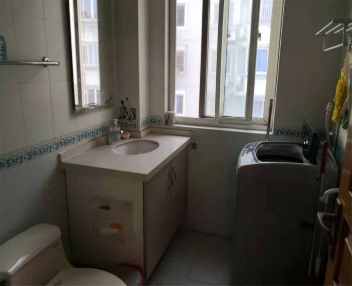 莲花苑 3室2厅1卫 128.00m&sup2;